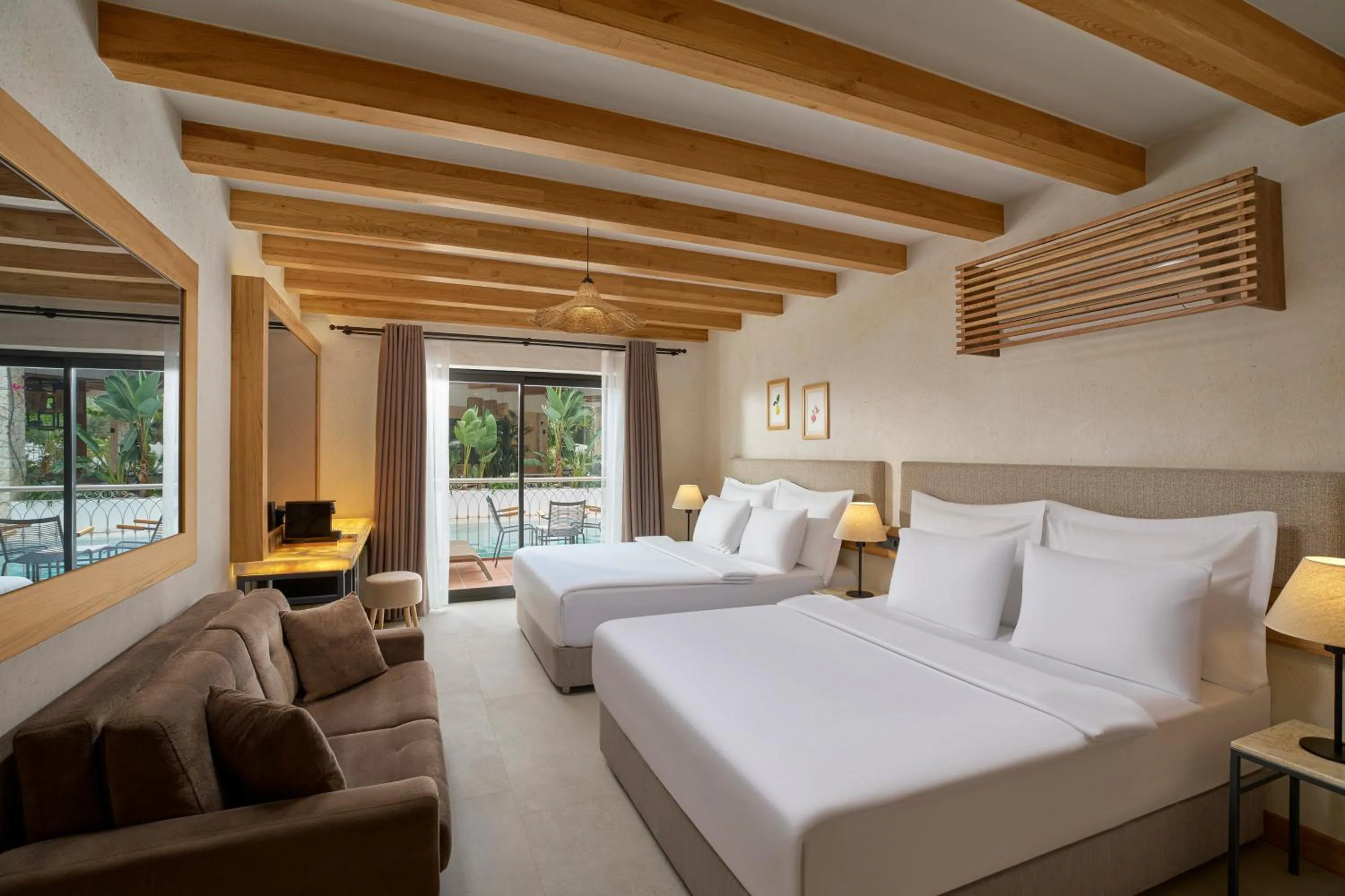 Bed in La Boutique Maya