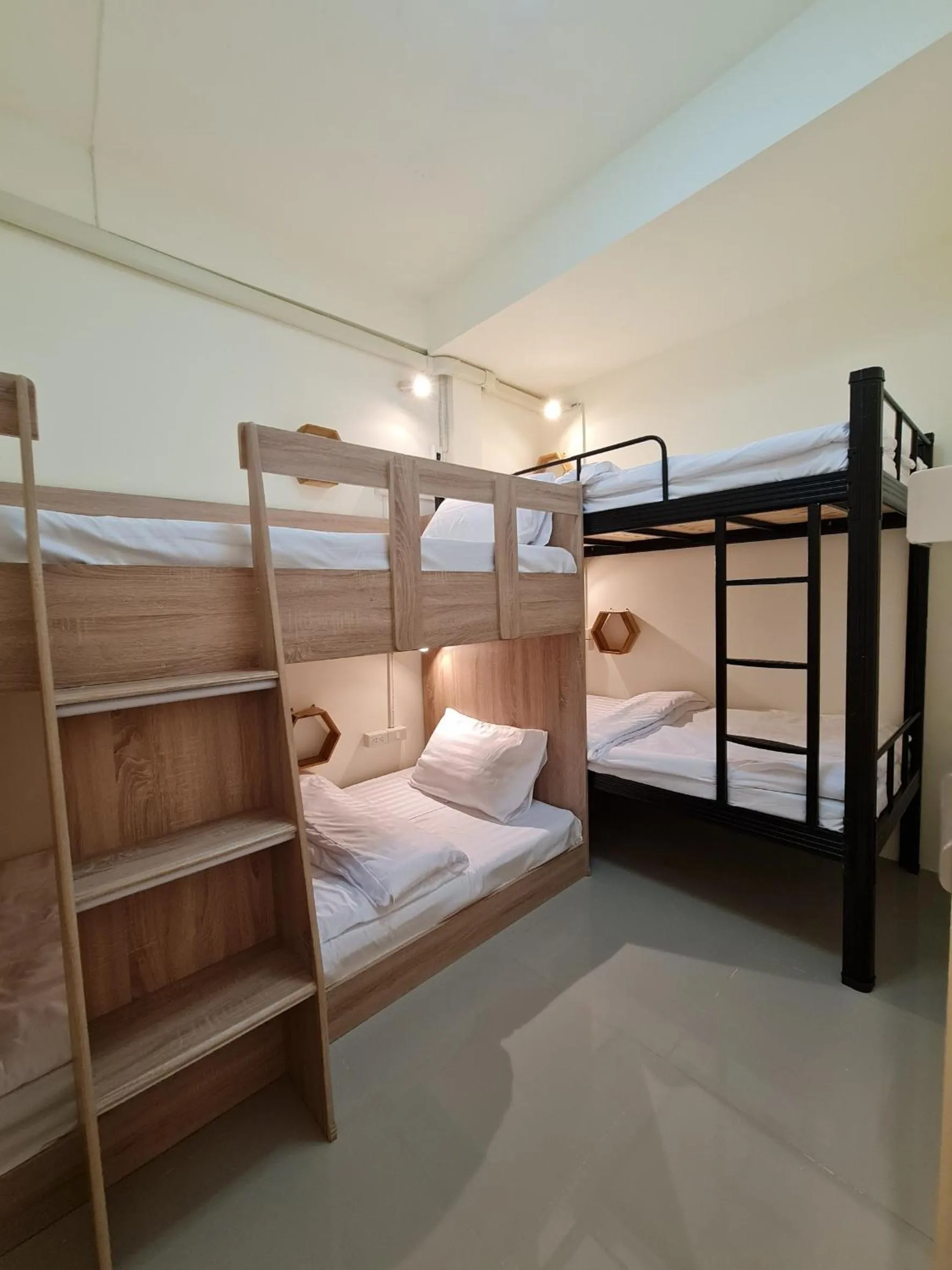 bunk bed, Bed in De Chalet