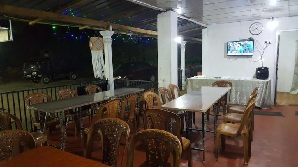 Restaurant/places to eat in Pure Land Villa