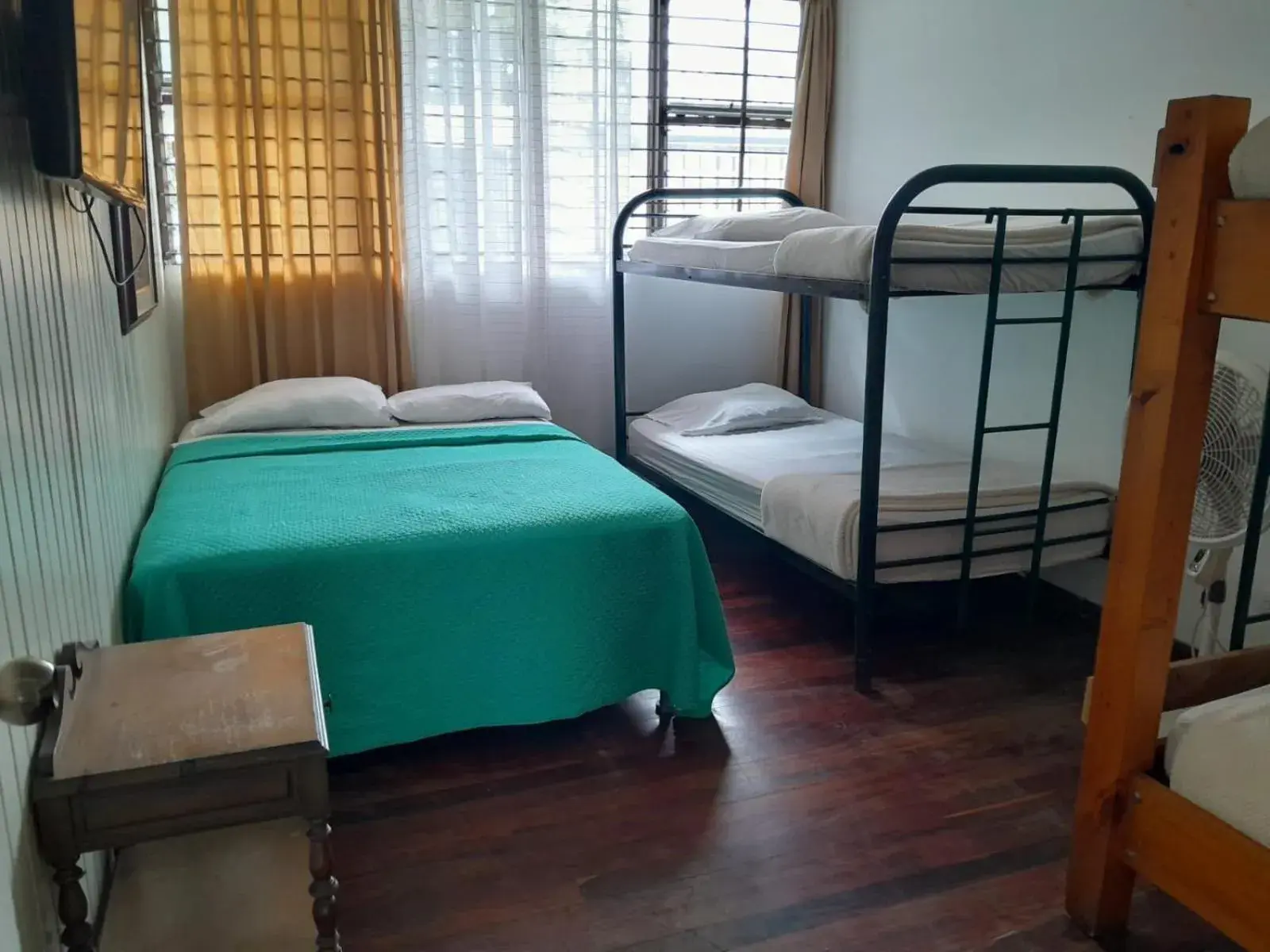 Family Room in Gaudy's Hotel Family Room in Gaudy's Hotel