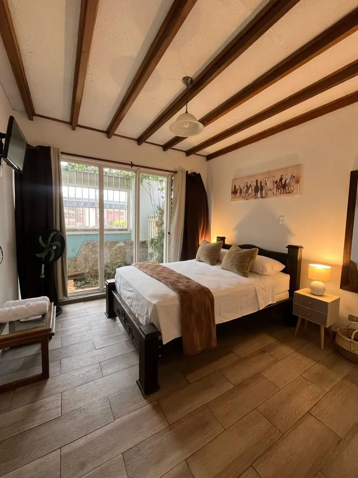 Double Room in Gaudy's Hostel Double Room in Gaudy's Hostel