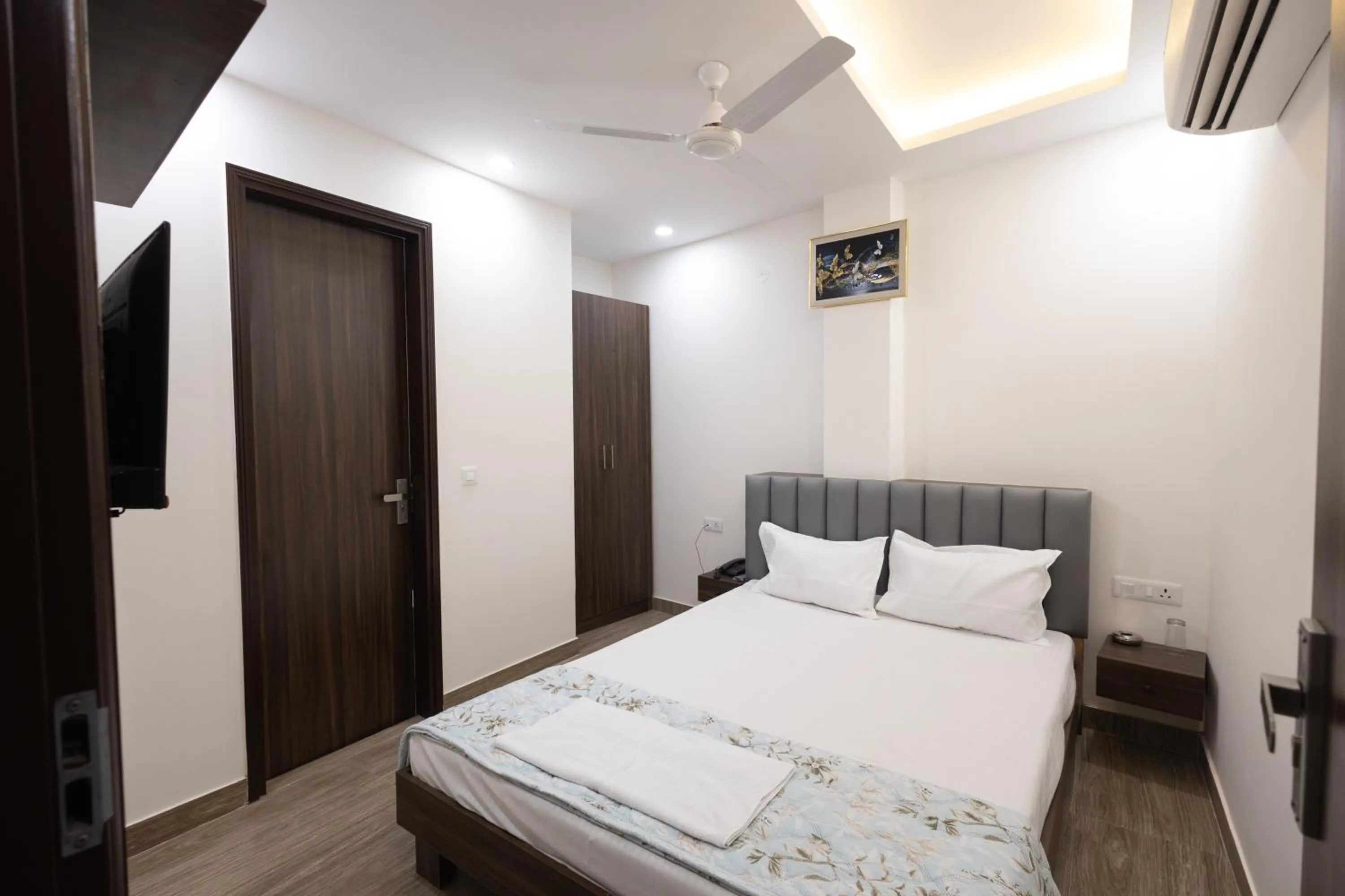 Photo of the whole room, Bed in Hotel Sunrise Ecostay