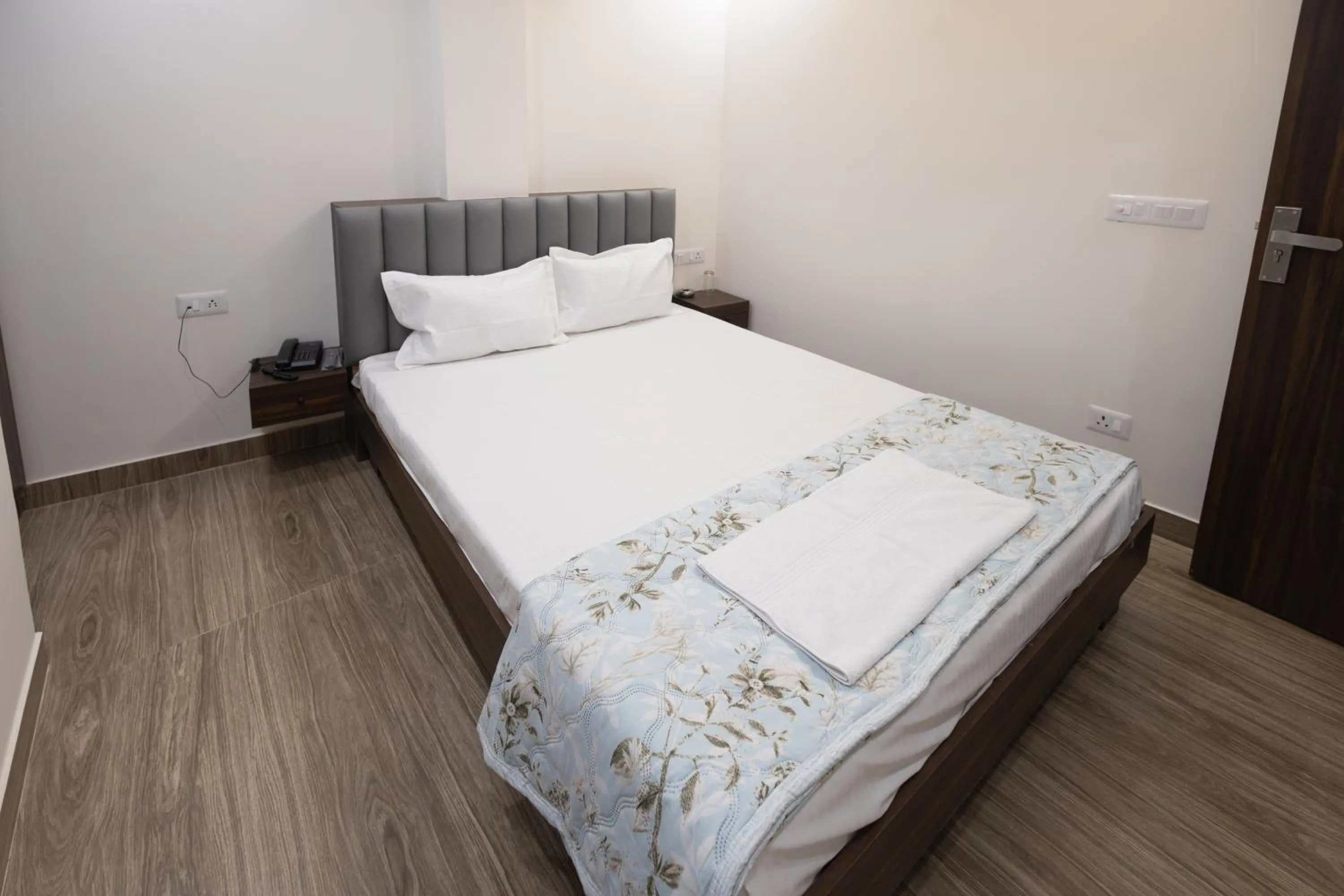 Bedroom, Bed in Hotel Sunrise Ecostay