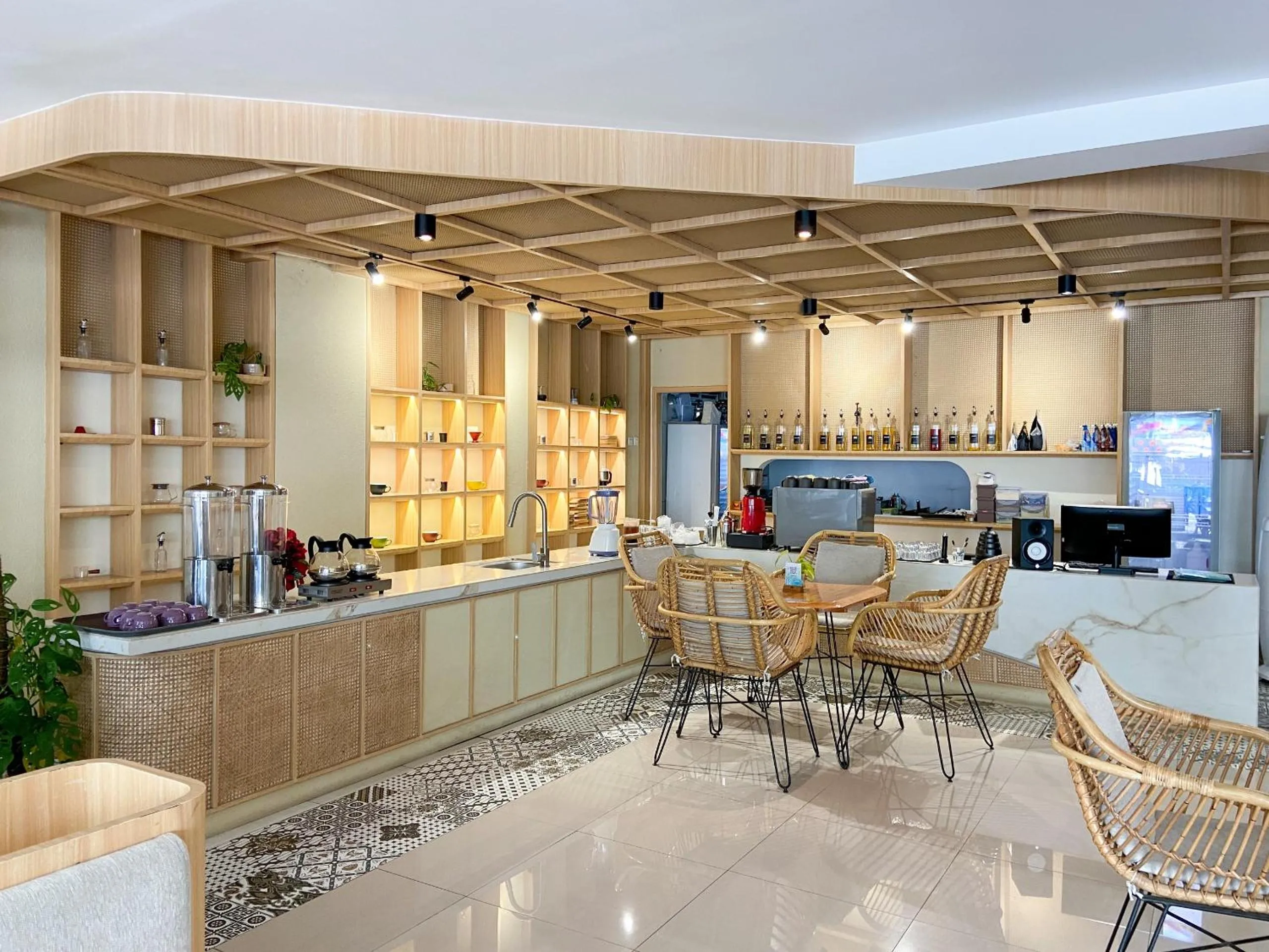 Restaurant/places to eat in Masri Living by Daphna Management
