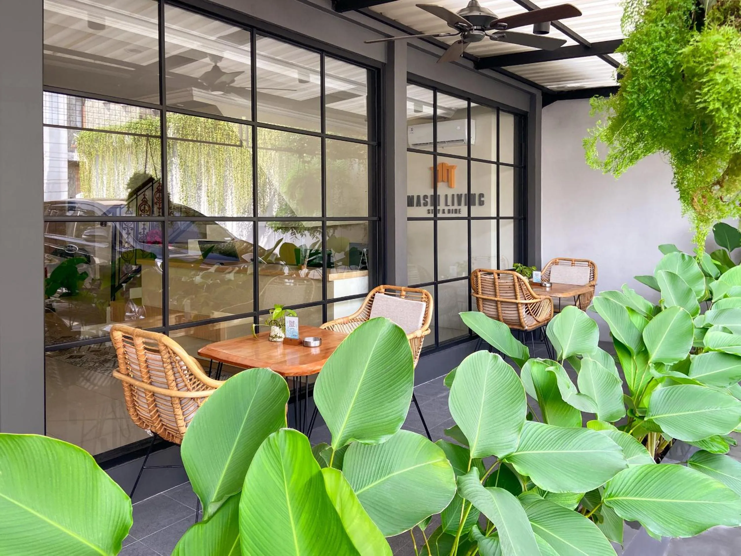 Restaurant/places to eat in Masri Living by Daphna Management