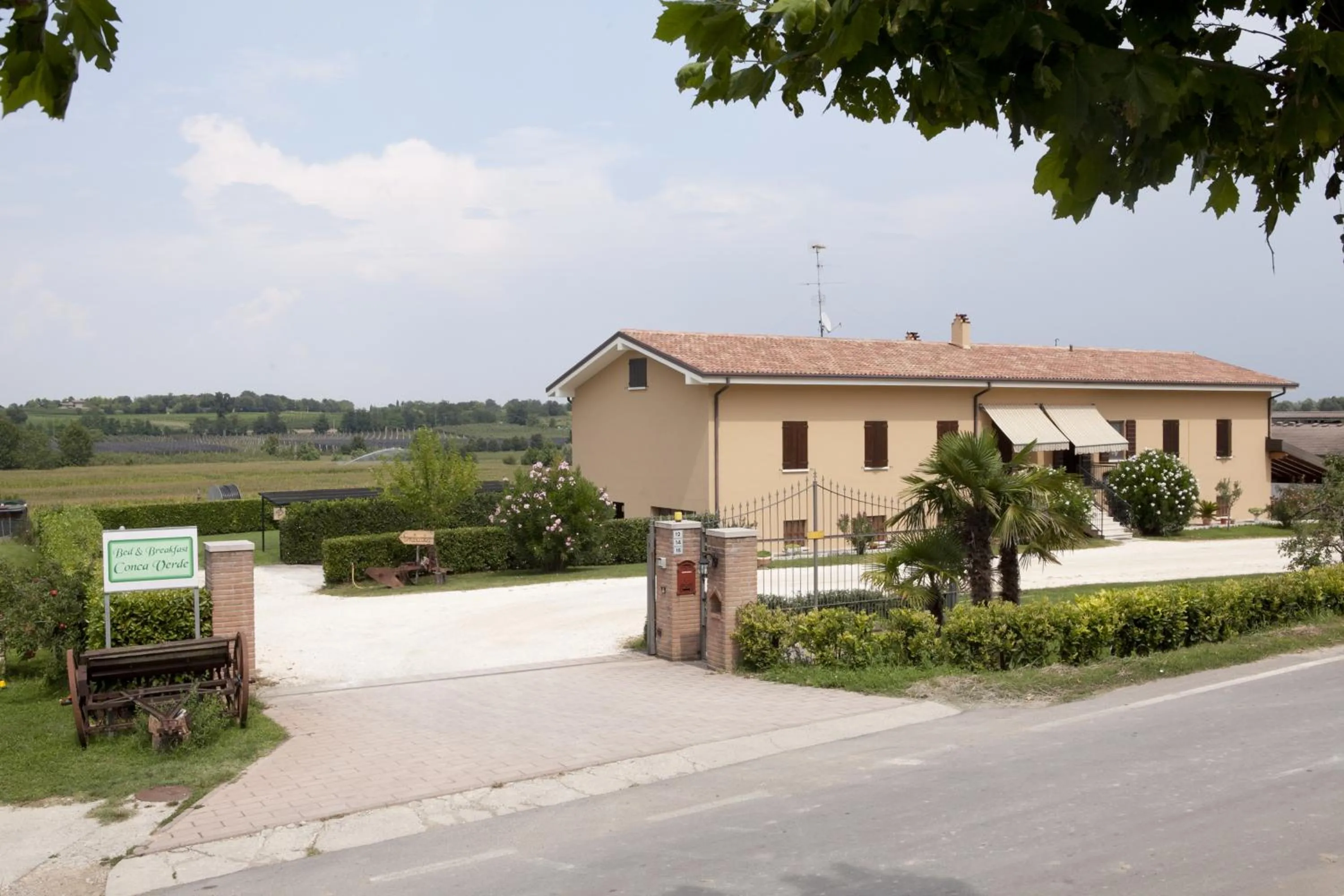 Property building in Bed & Breakfast Conca Verde
