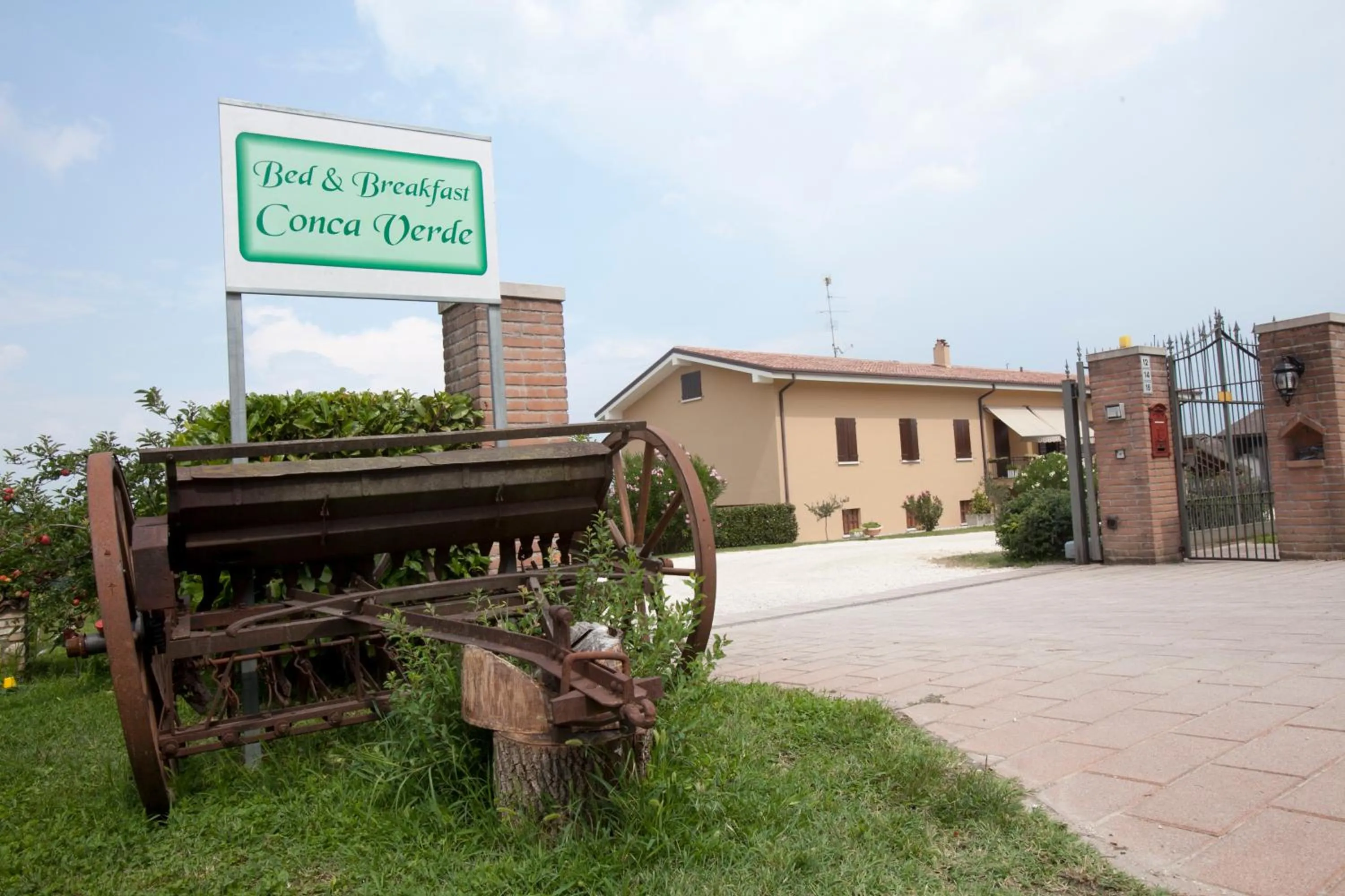 Property building in Bed & Breakfast Conca Verde