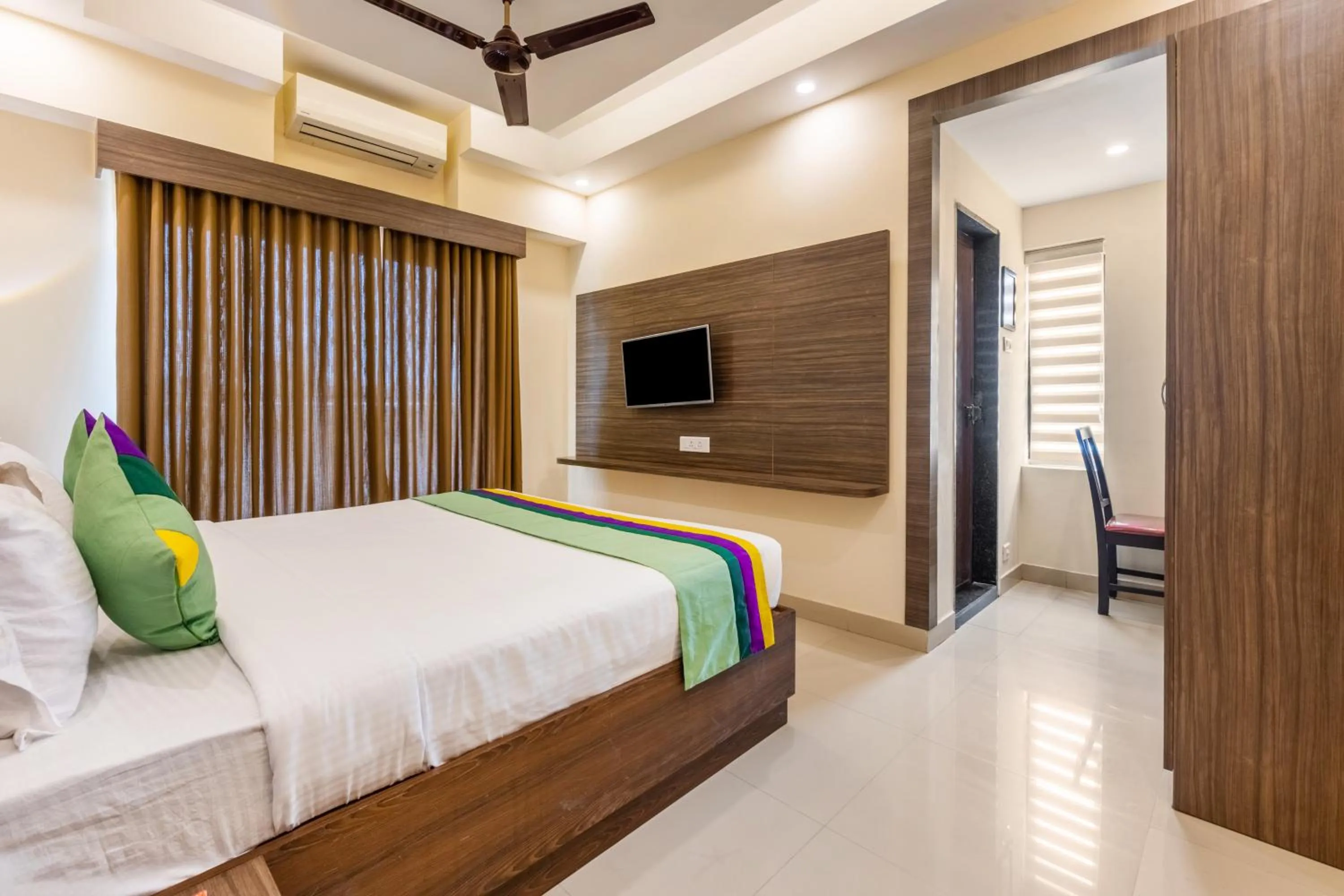 Bedroom, Bed in Treebo Sky City Grand, 5 Min From Mangalore Airport