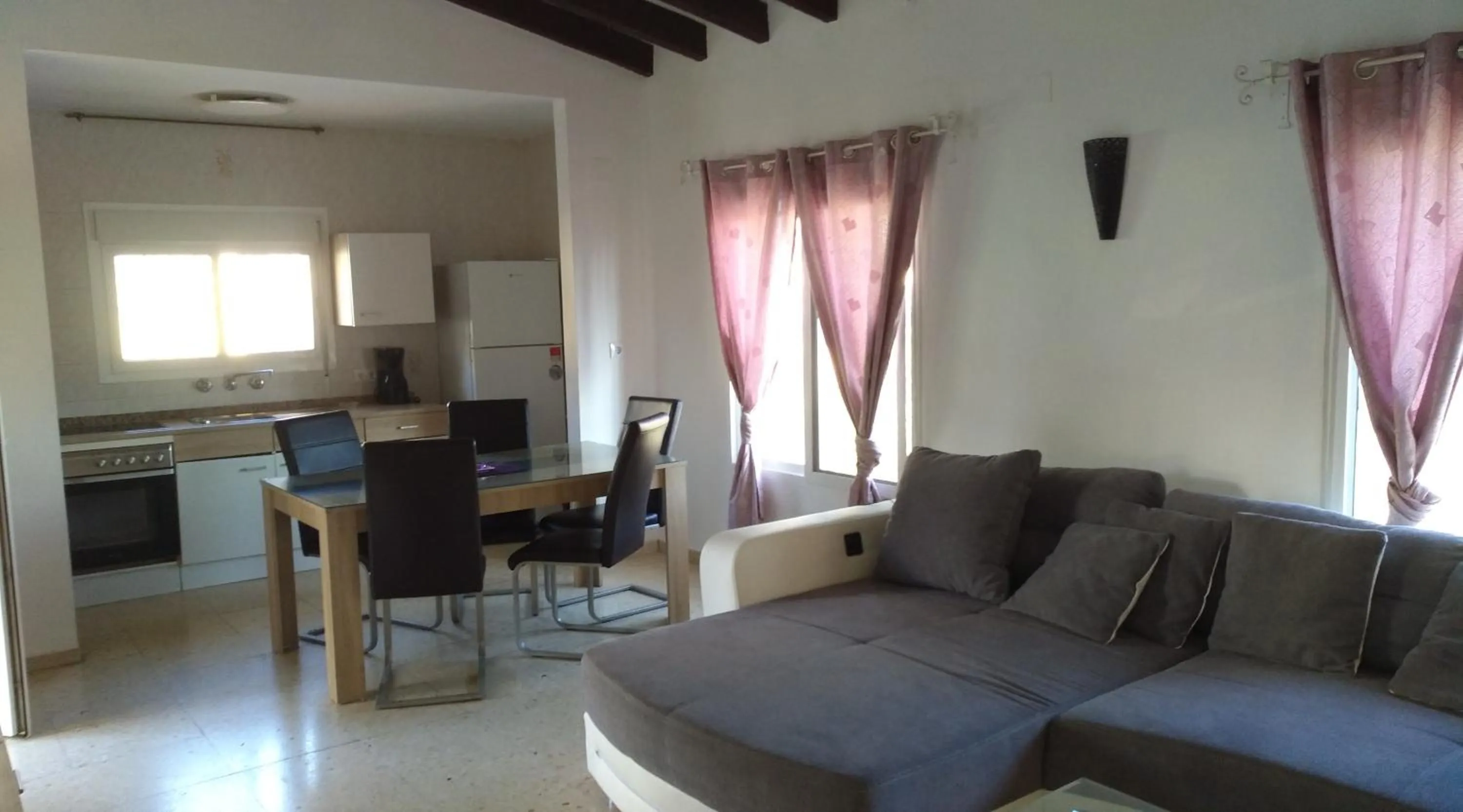 Kitchen or kitchenette in Villa Romeo