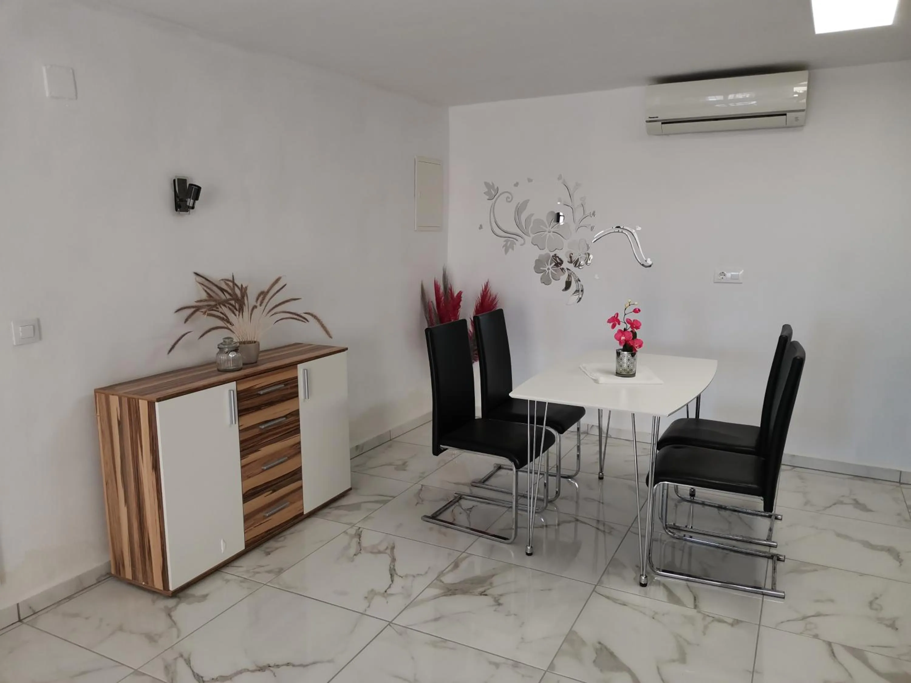 Dining area in Villa Romeo