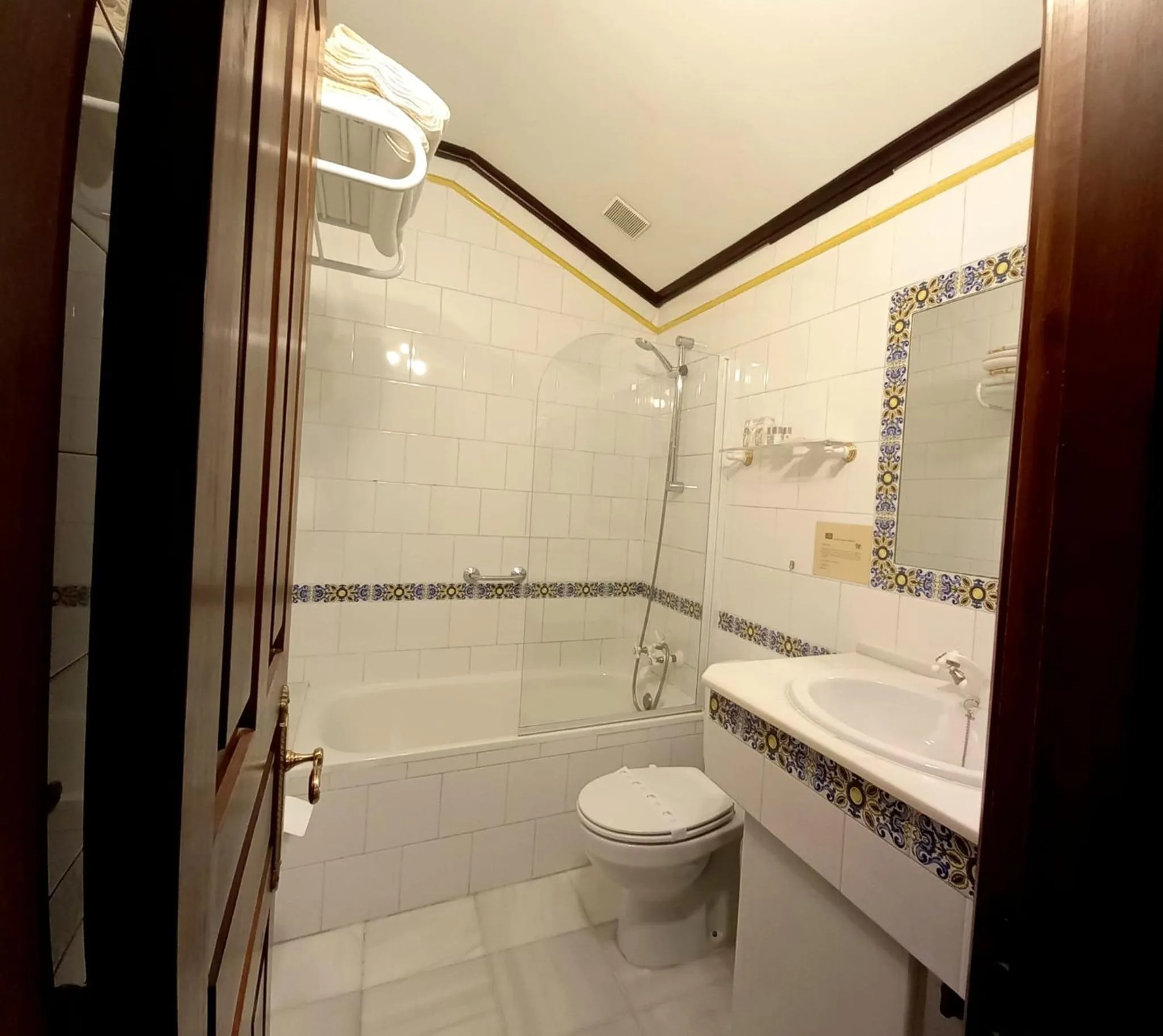 Bathroom in Hotel Eutimio