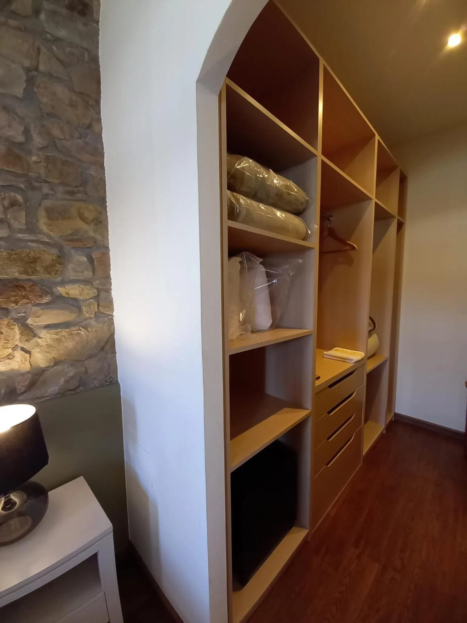 wardrobe in Hotel Eutimio