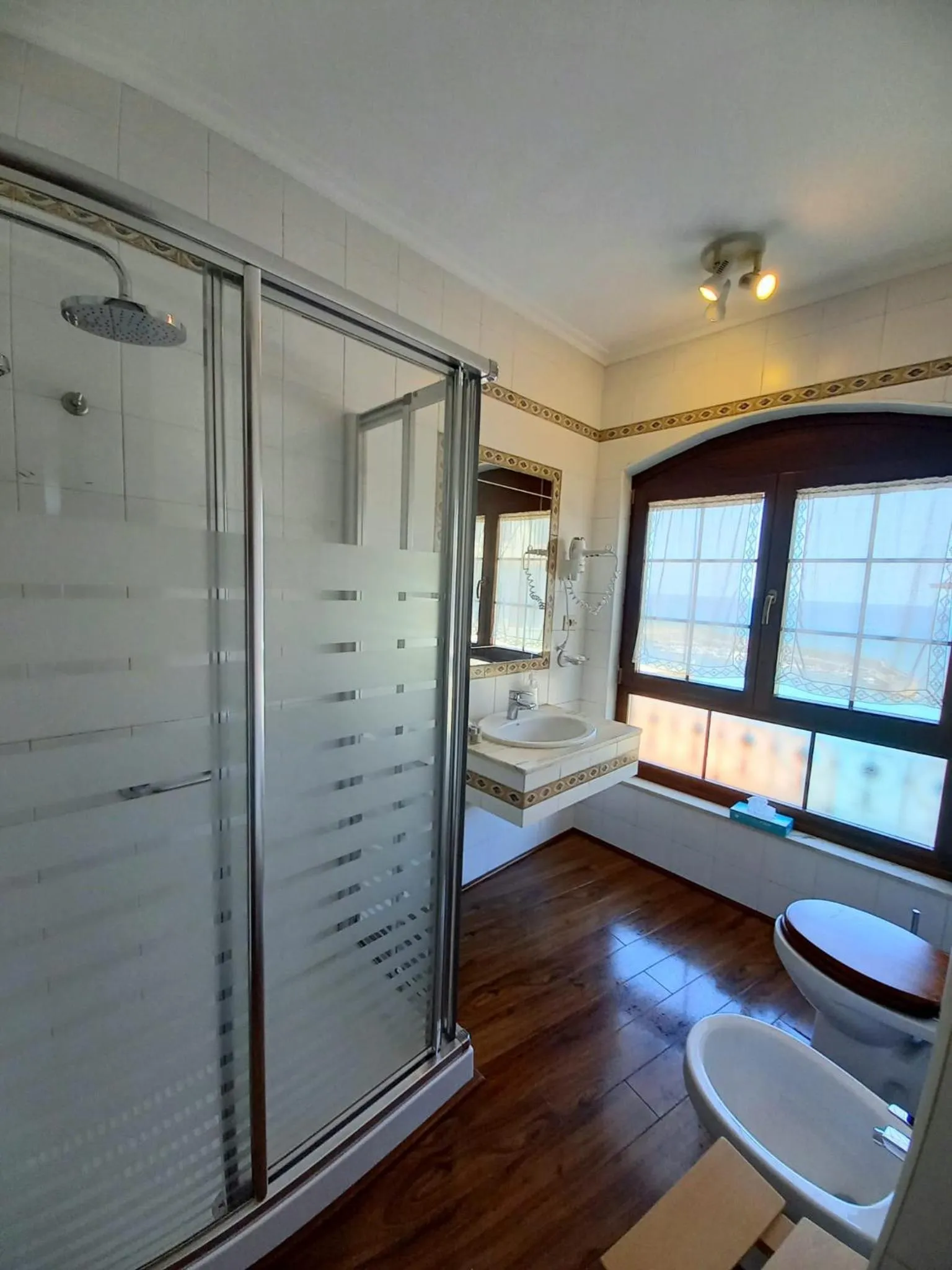 Bathroom in Hotel Eutimio