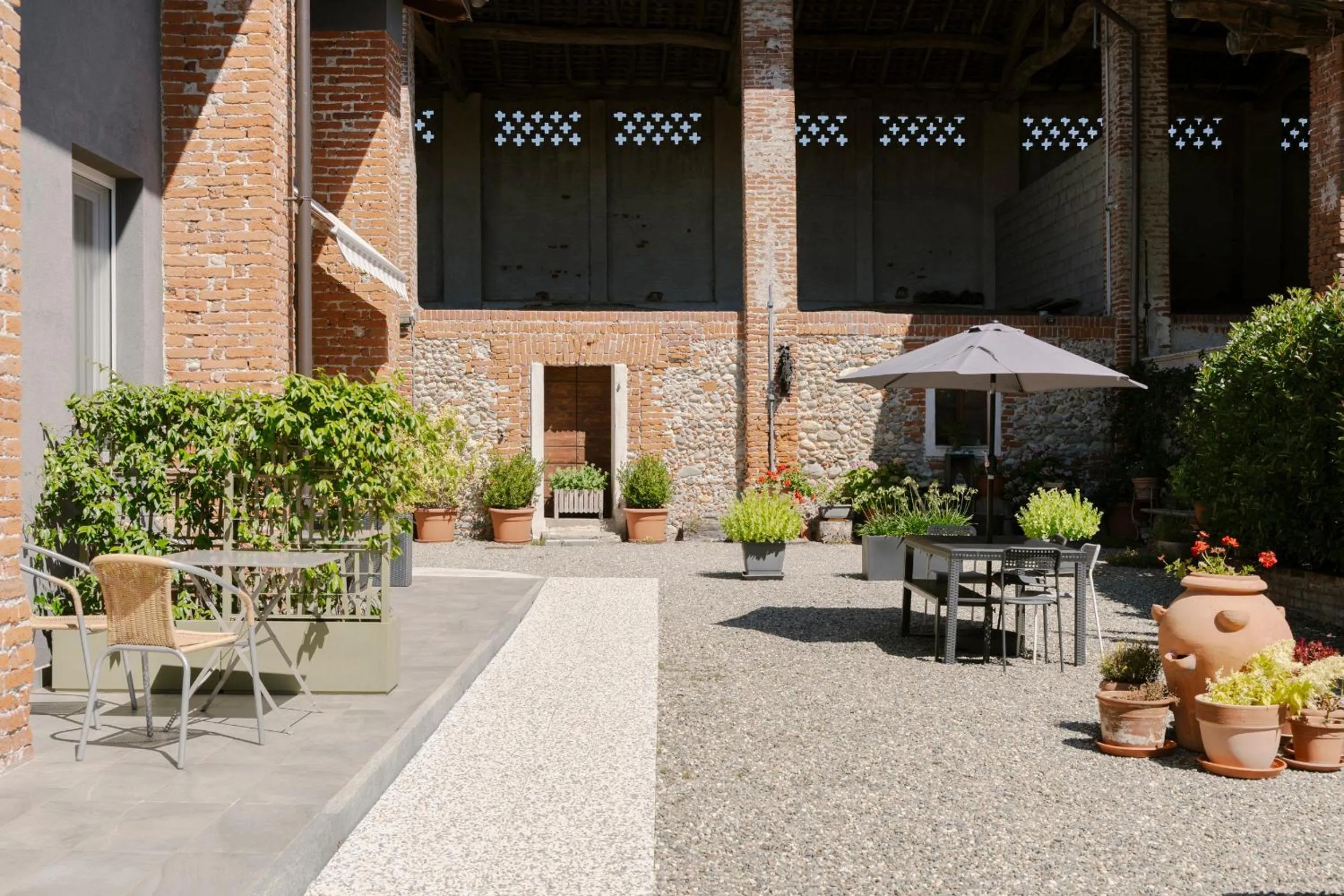 Inner courtyard view in Residence Campagnole