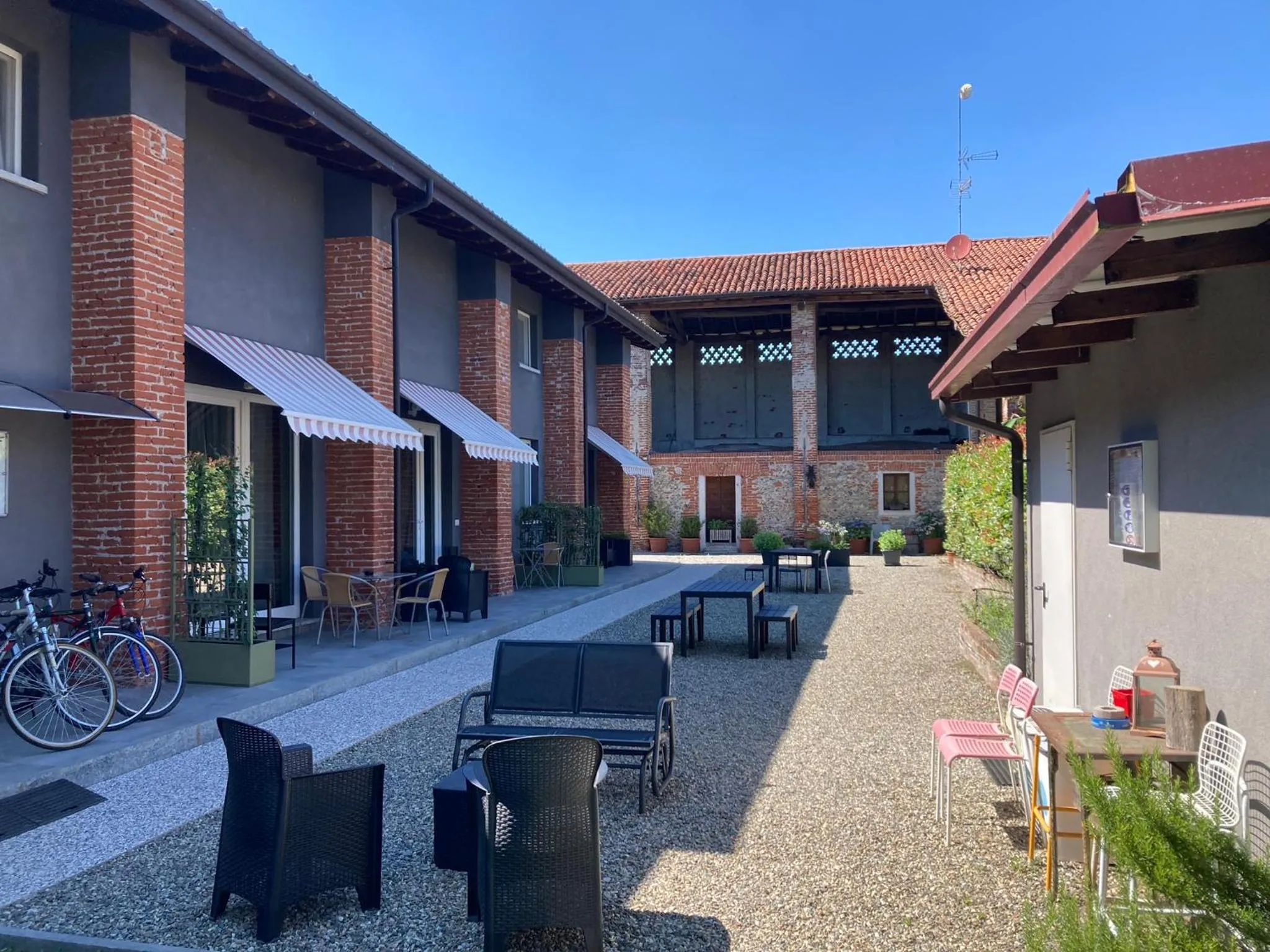 Inner courtyard view in Residence Campagnole
