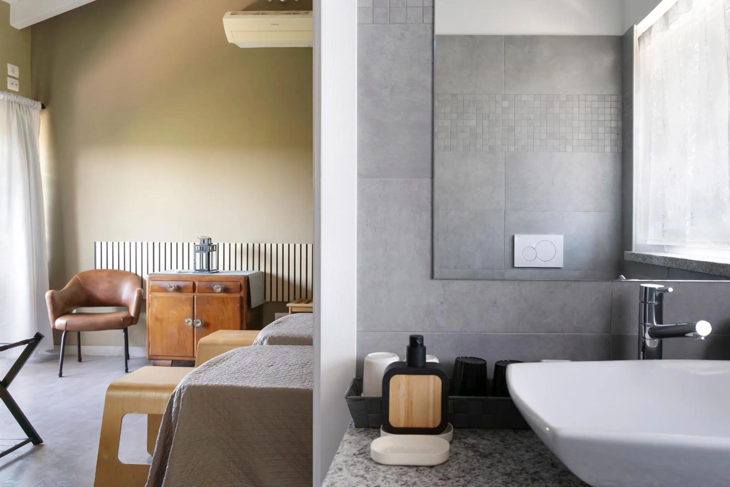 Bathroom, Bed in Residence Campagnole