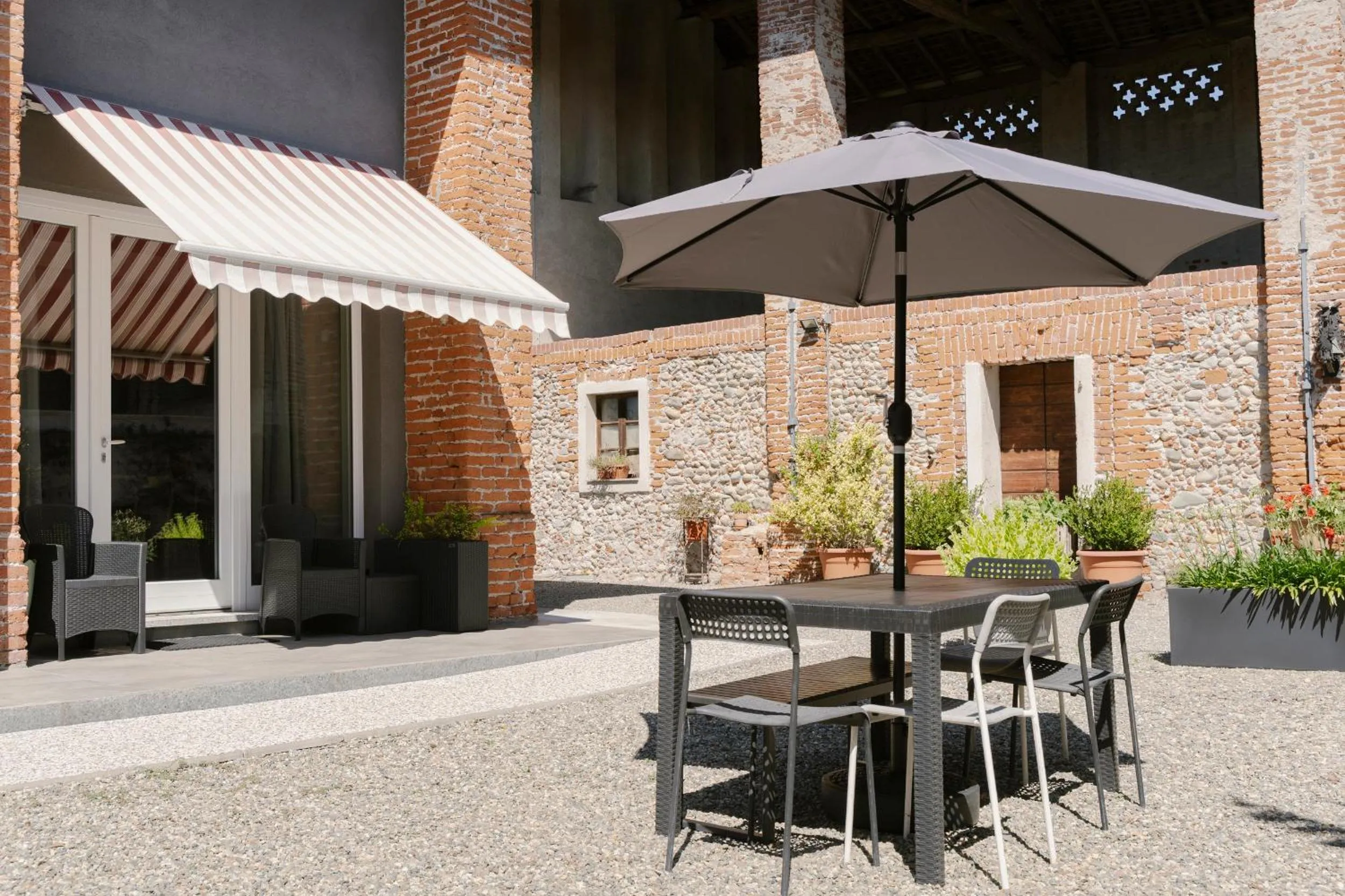 Inner courtyard view in Residence Campagnole