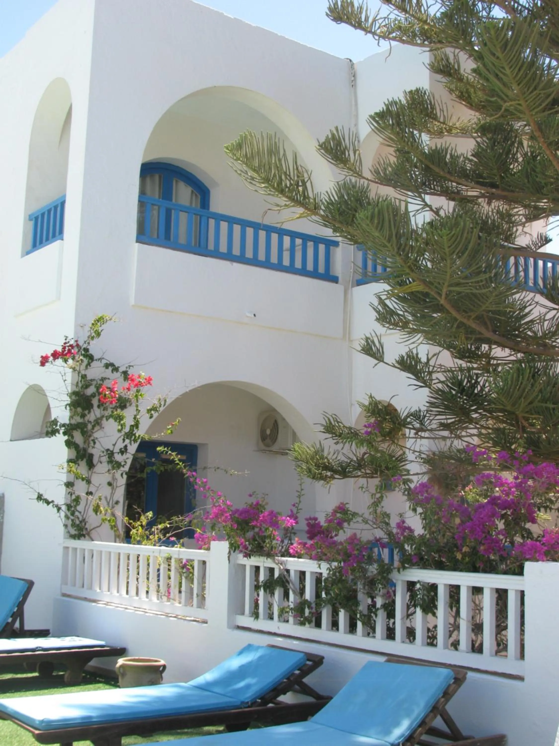 Swimming pool in Dar Salem