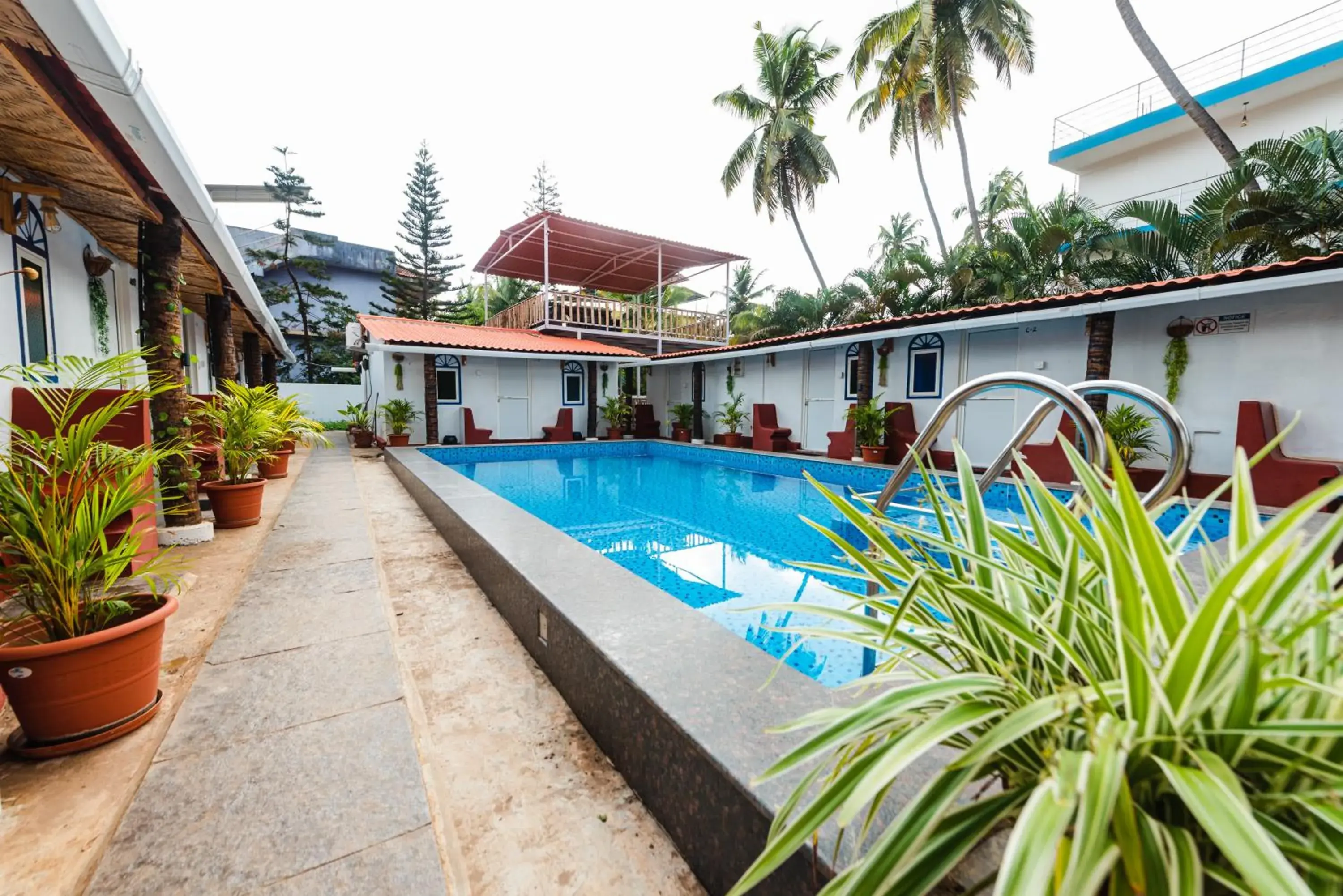 Swimming pool in Hotel La Paulo's Near Beach Resort Swimming pool in Hotel La Paulo's Near Beach Resort