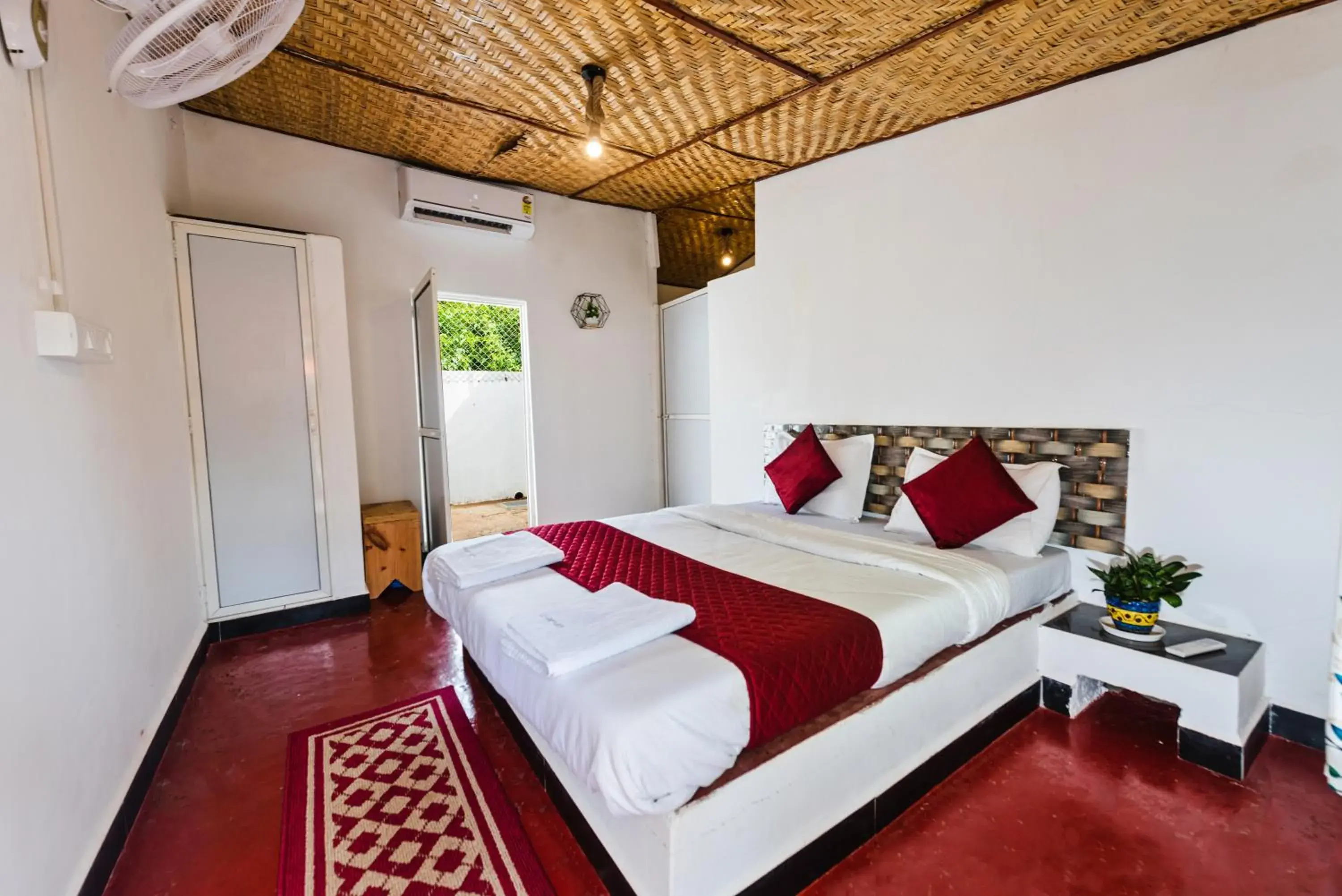 Bedroom in Hotel La Paulo's Near Beach Resort Bedroom in Hotel La Paulo's Near Beach Resort