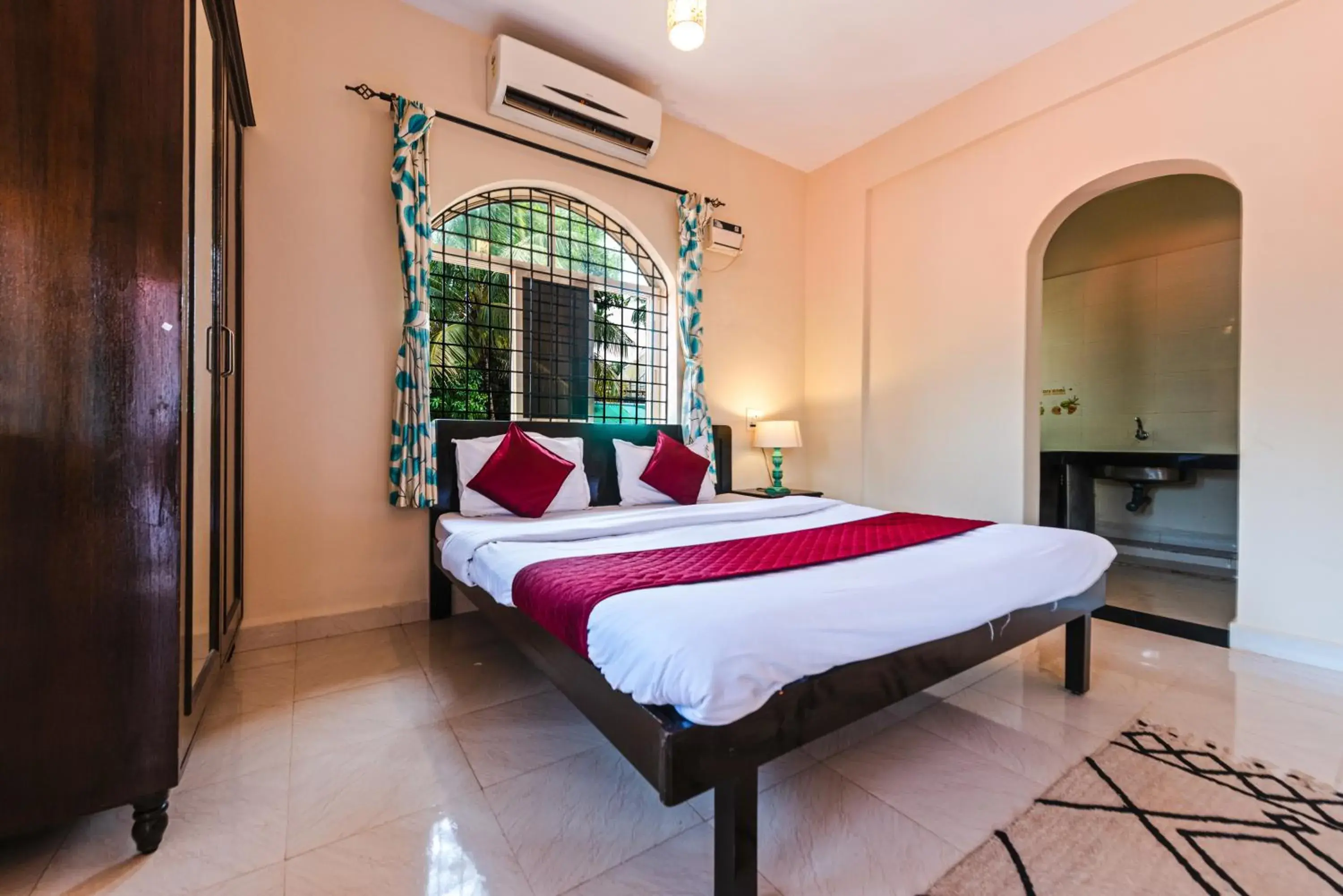 Bedroom in Hotel La Paulo's Near Beach Resort Bedroom in Hotel La Paulo's Near Beach Resort