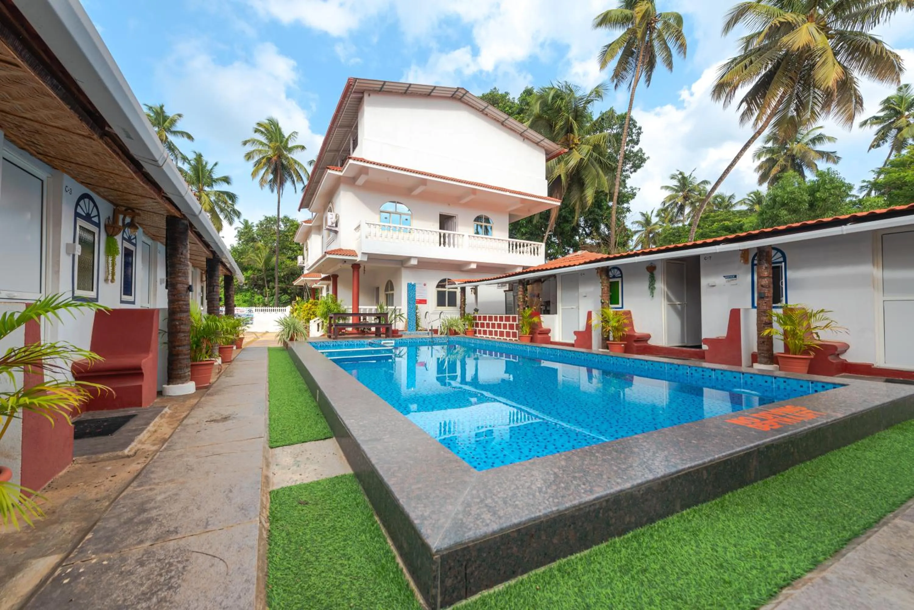 Property building in Hotel La Paulo's Near Beach Resort