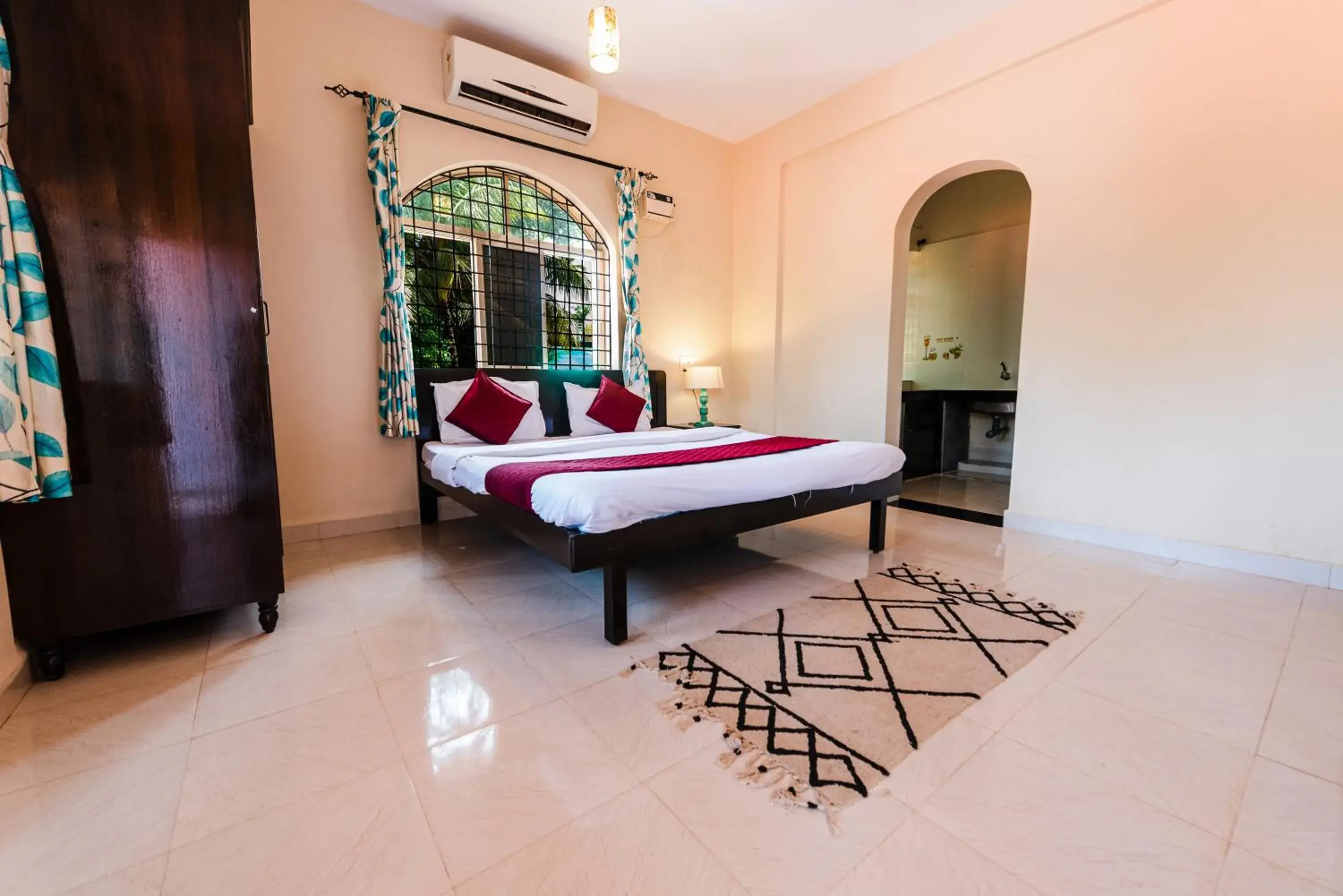 Bedroom in Hotel La Paulo's Near Beach Resort Bedroom in Hotel La Paulo's Near Beach Resort