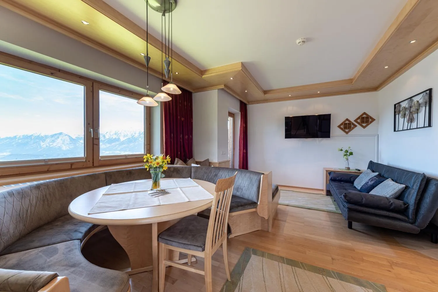Communal lounge/ TV room in Ferienpension Steiner