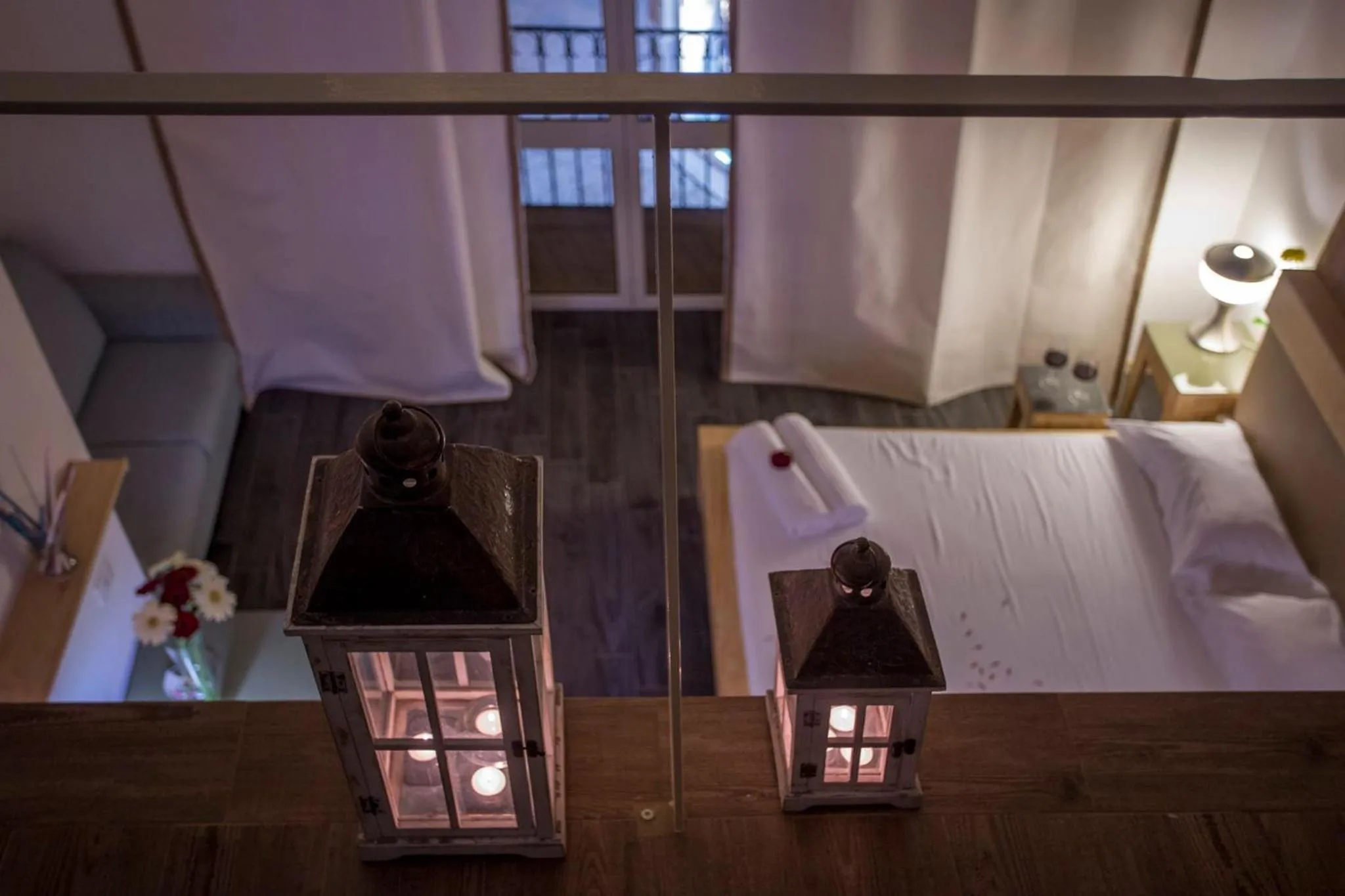 Bed in AQUAROOMS Suites