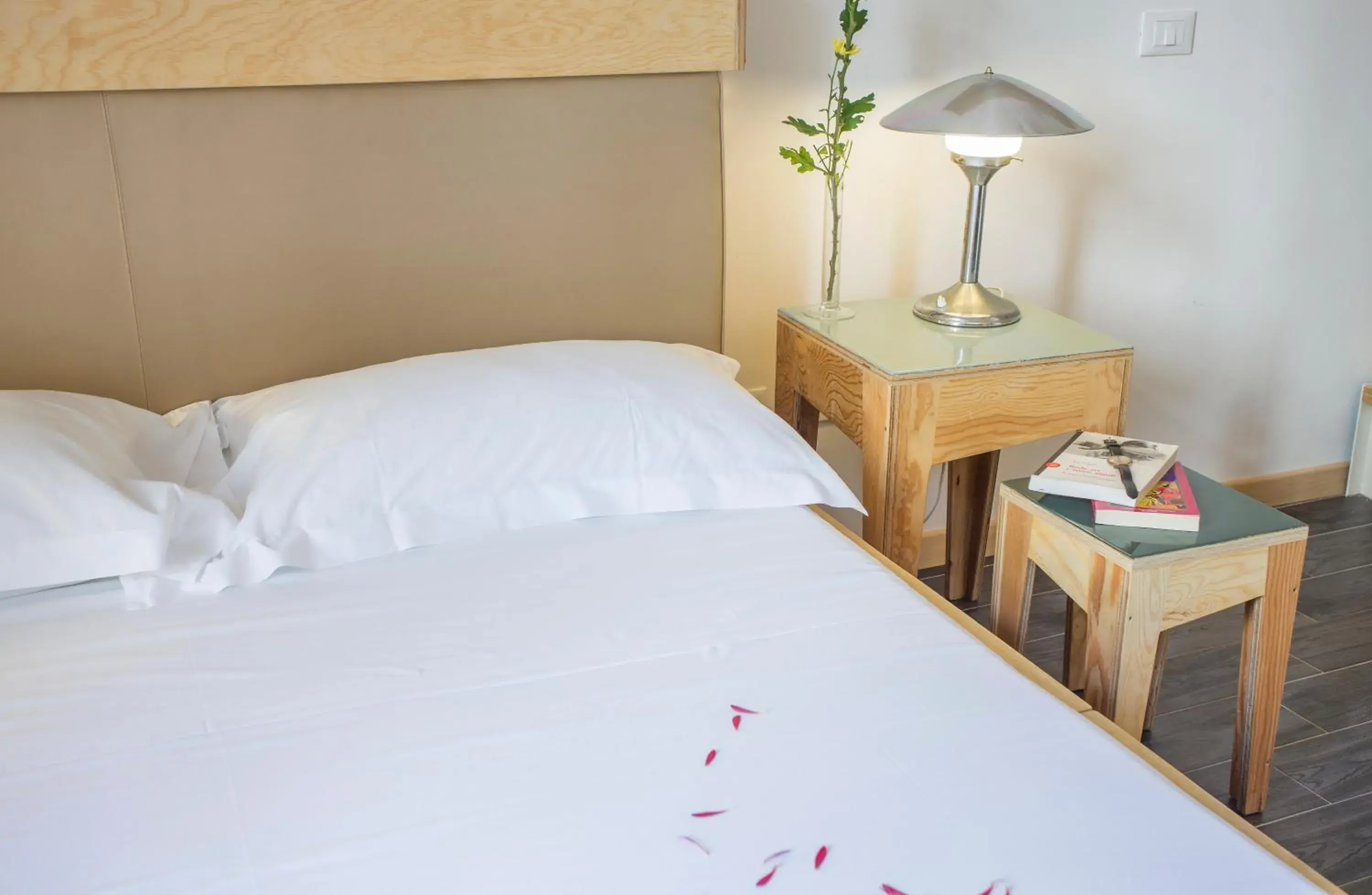 Bed in AQUAROOMS Suites Bed in AQUAROOMS Suites