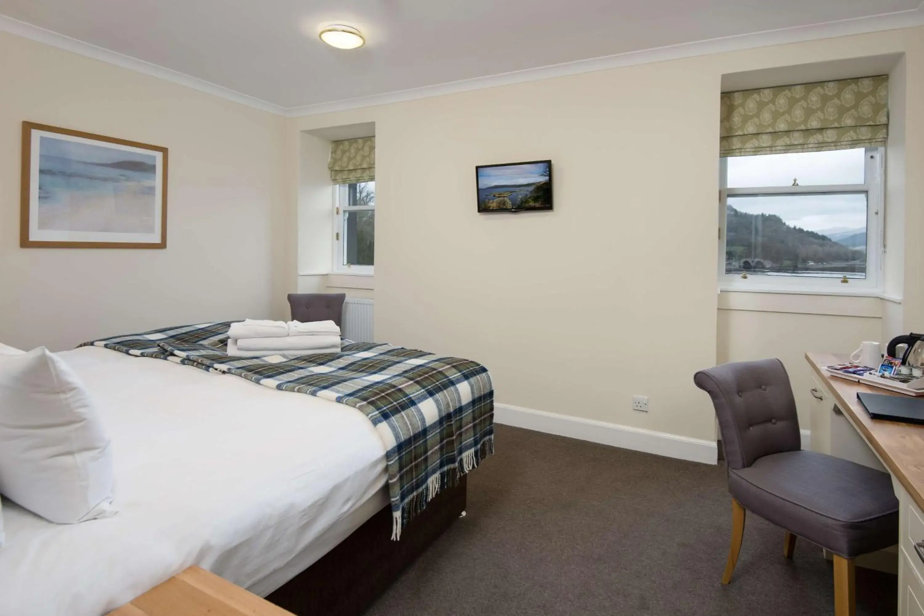 Photo of the whole room, Bed in The Inveraray Inn, BW Signature Collection Photo of the whole room, Bed in The Inveraray Inn, BW Signature Collection