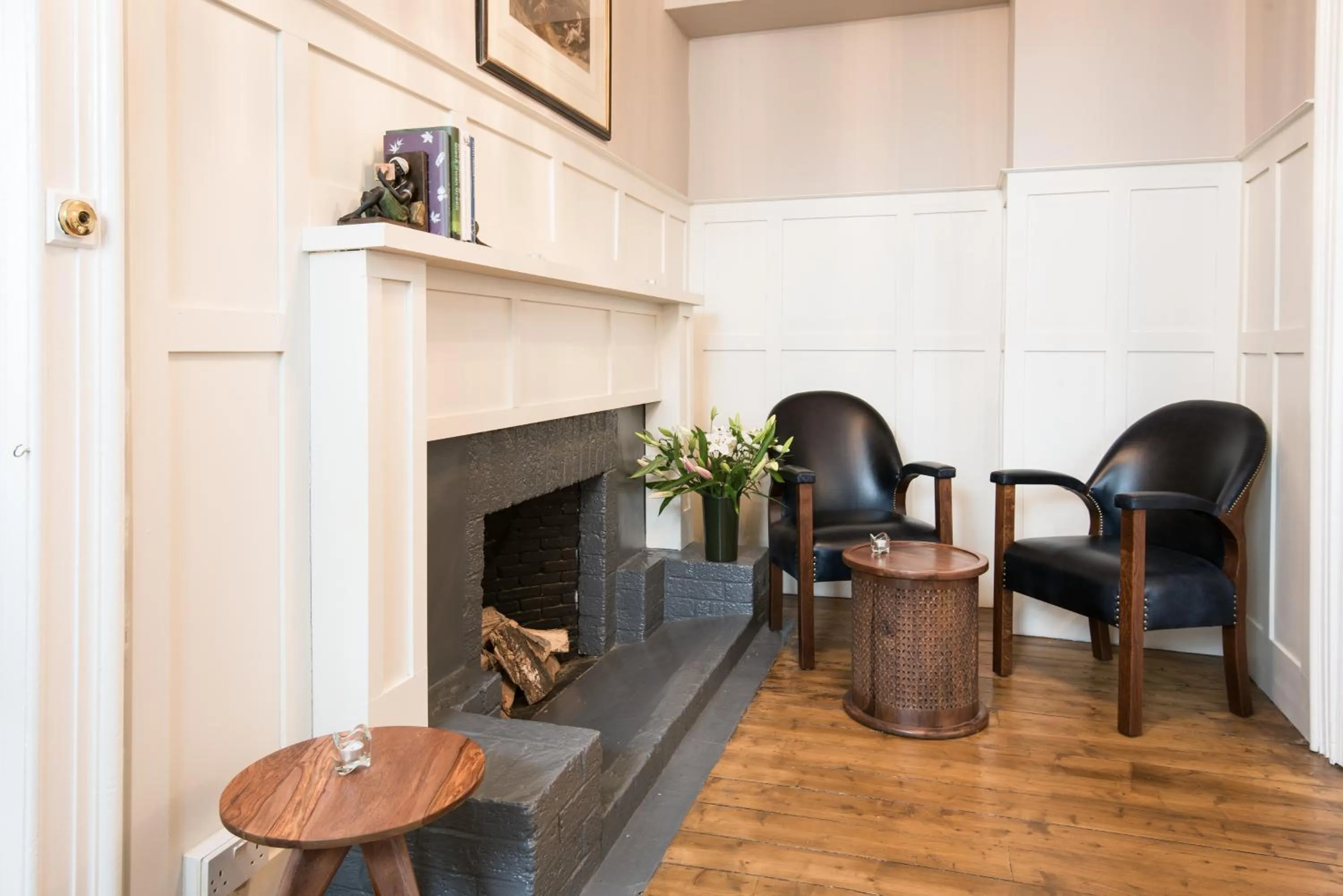 Seating area in The Inveraray Inn, BW Signature Collection