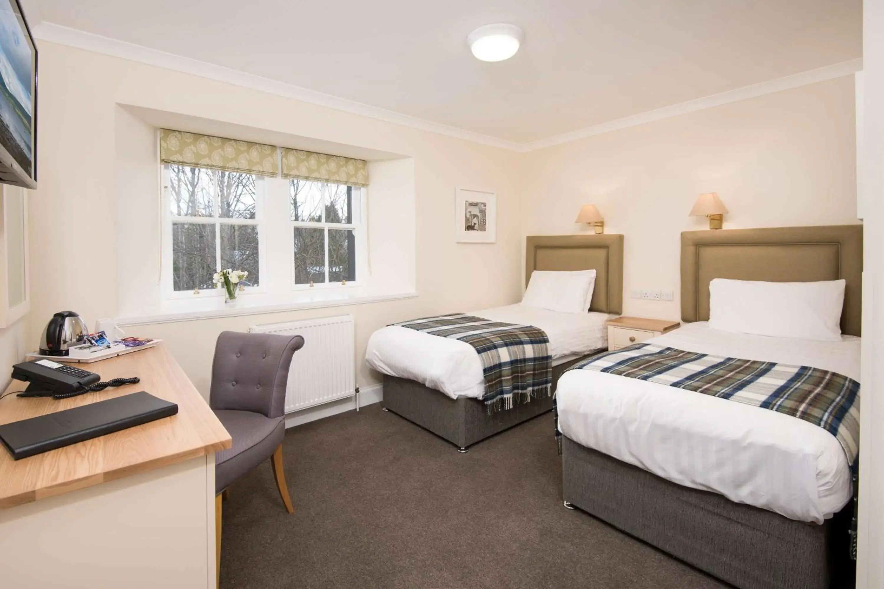 Photo of the whole room, Bed in The Inveraray Inn, BW Signature Collection Photo of the whole room, Bed in The Inveraray Inn, BW Signature Collection