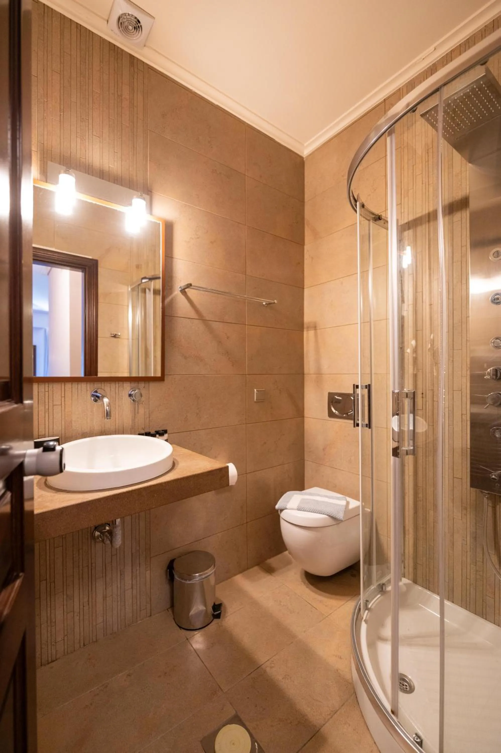 La Boheme Hotel