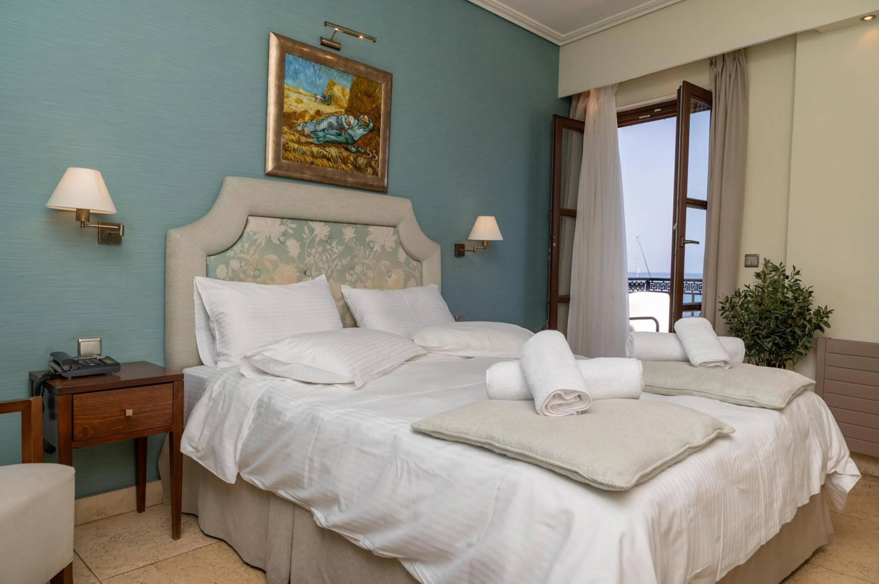 Bed in La Boheme Hotel