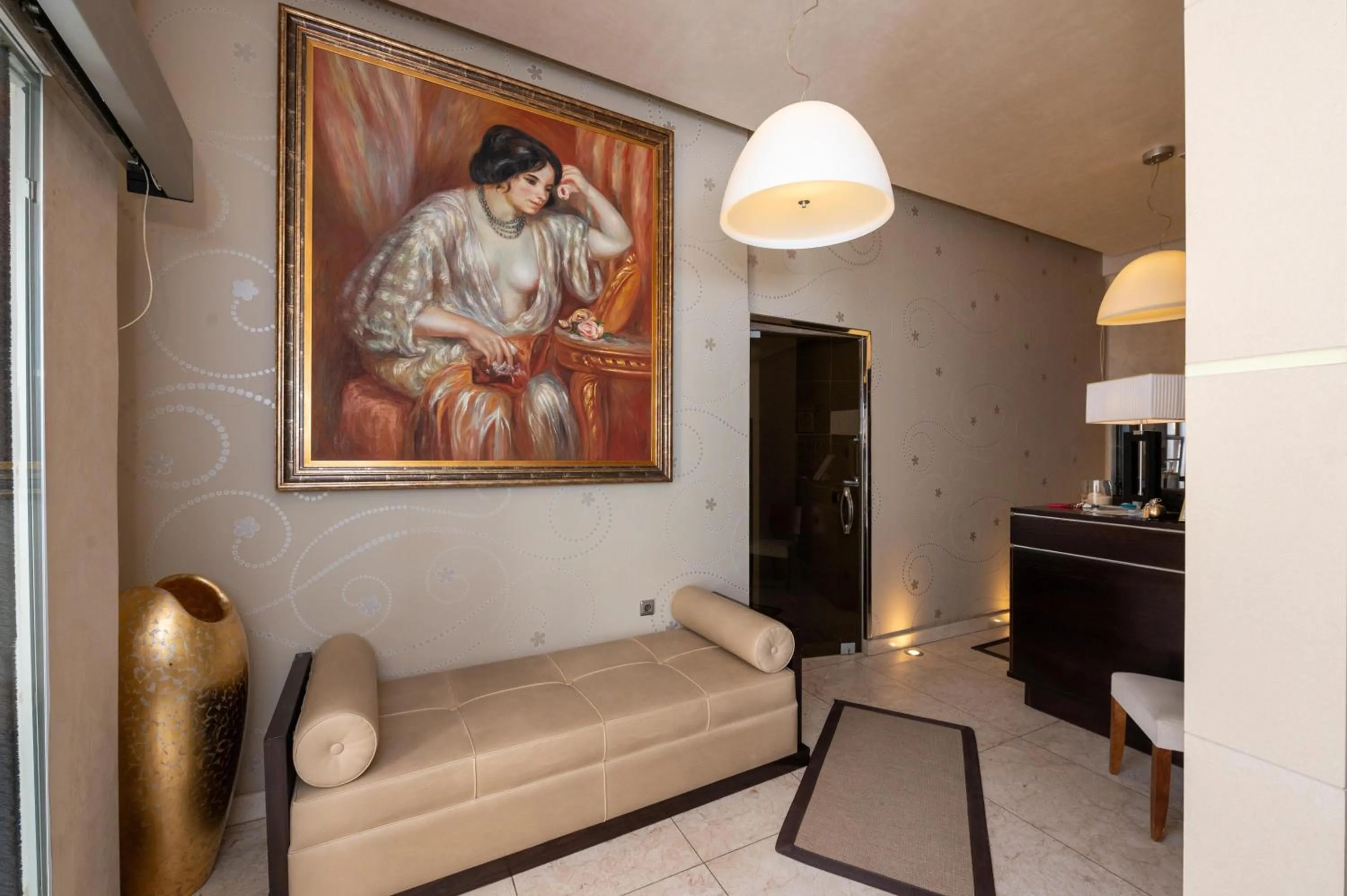 La Boheme Hotel