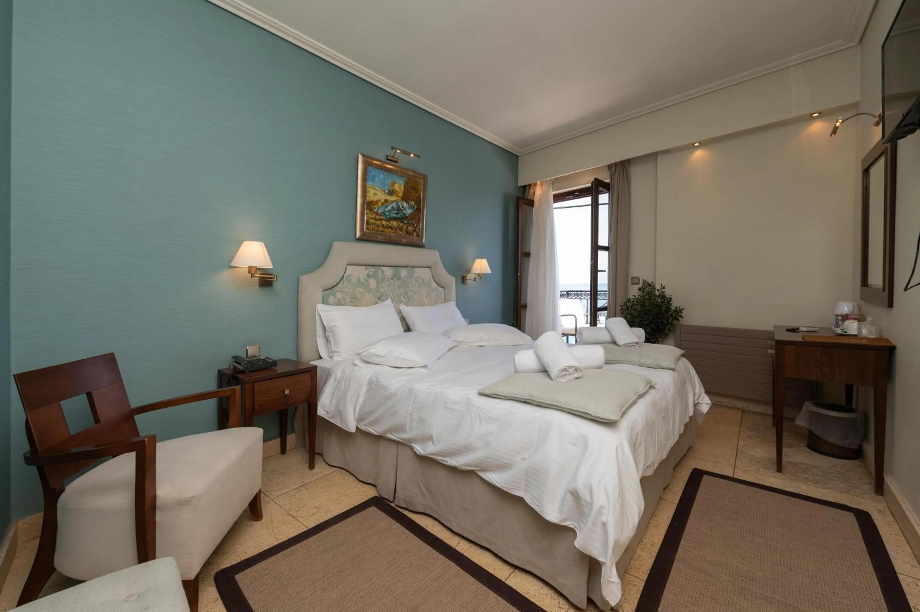 Bed in La Boheme Hotel