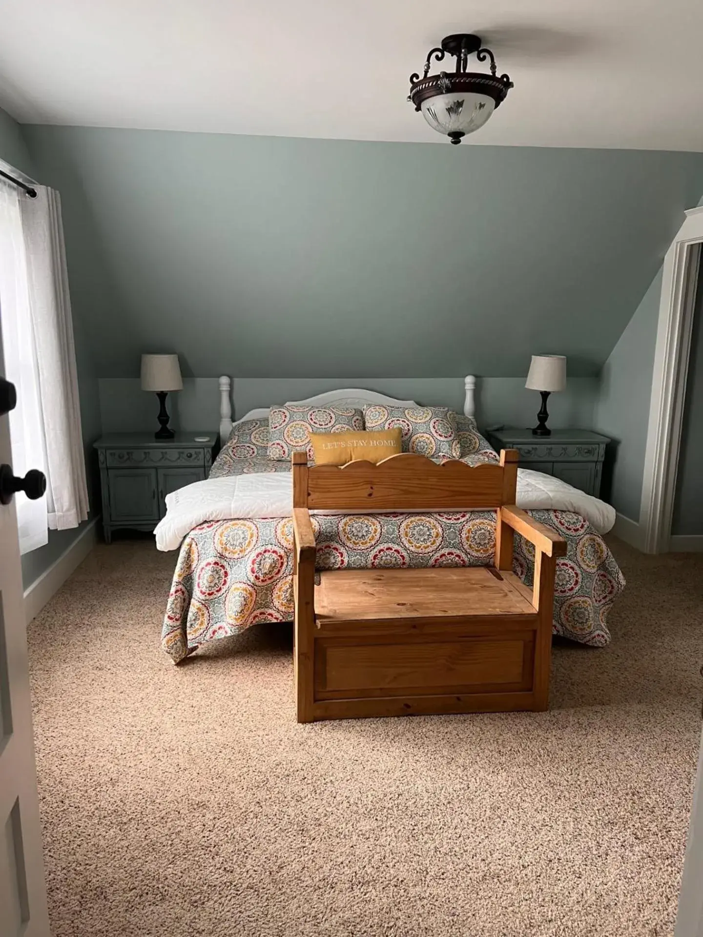 King Room - single occupancy in Hudson House Bed and Breakfast King Room - single occupancy in Hudson House Bed and Breakfast