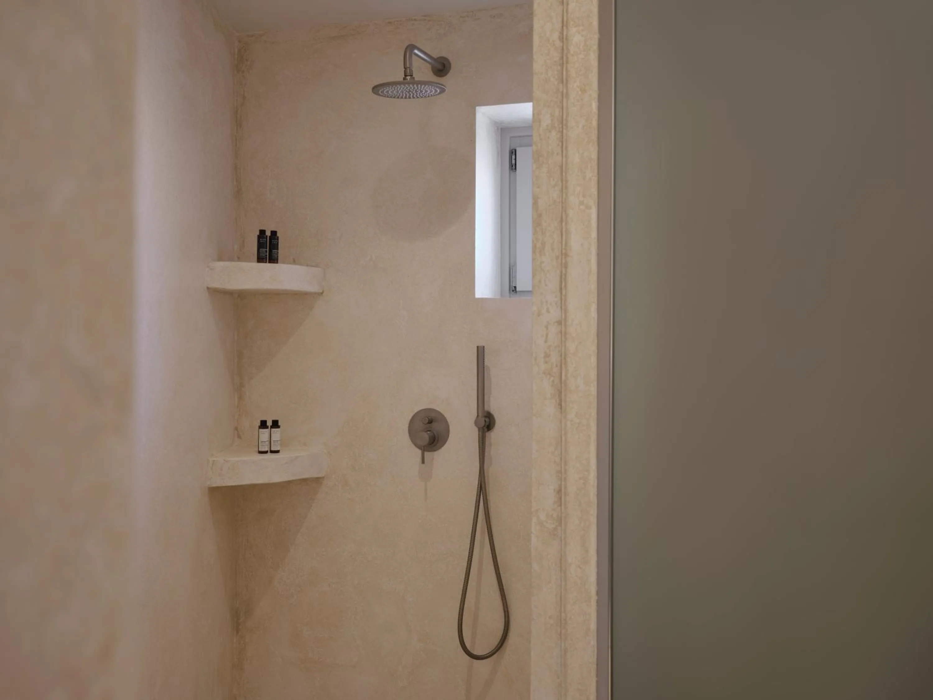 Heyday Luxury Suites