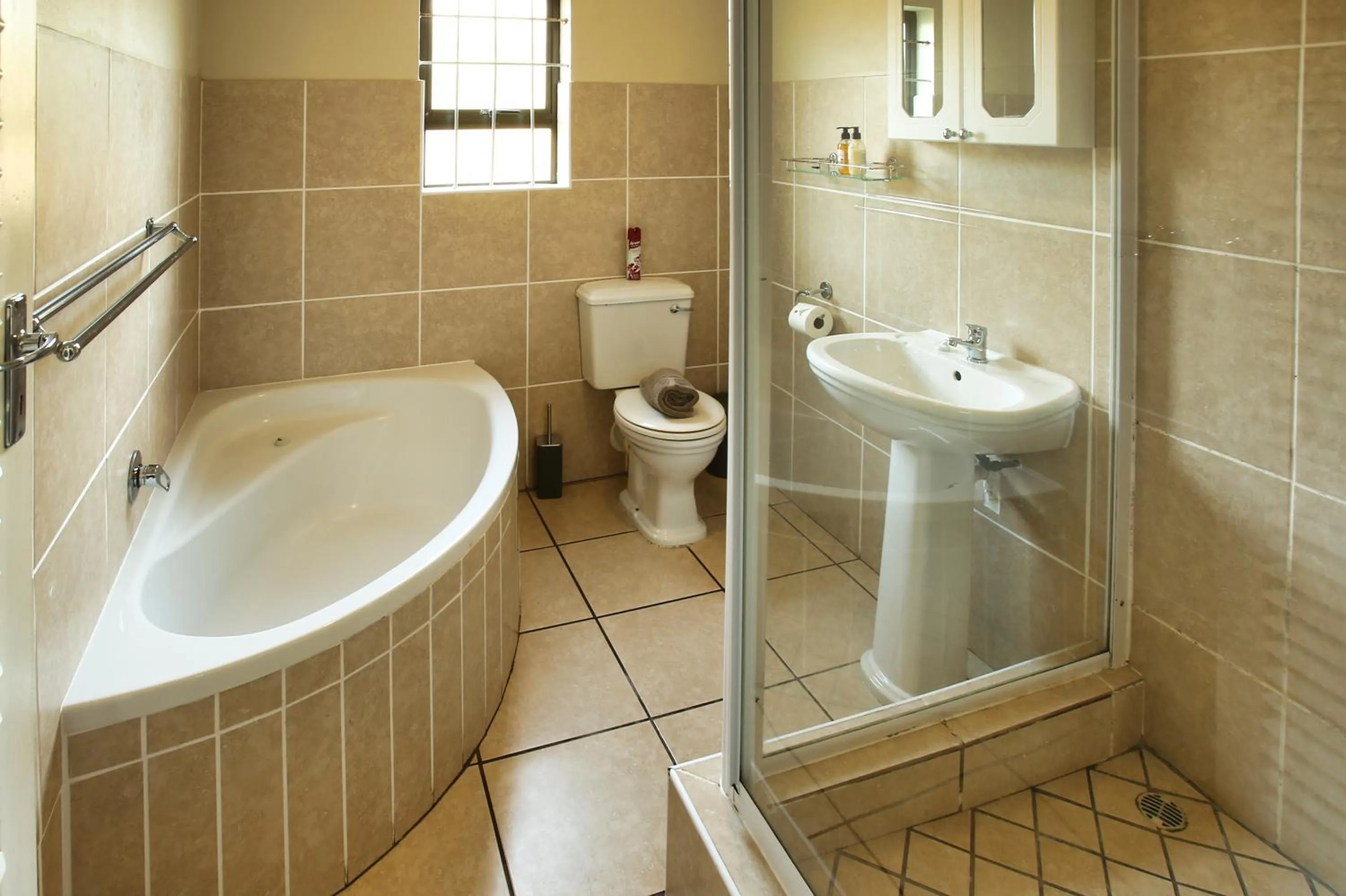 Shower in Kian's Place, Langebaan, 8-sleeper