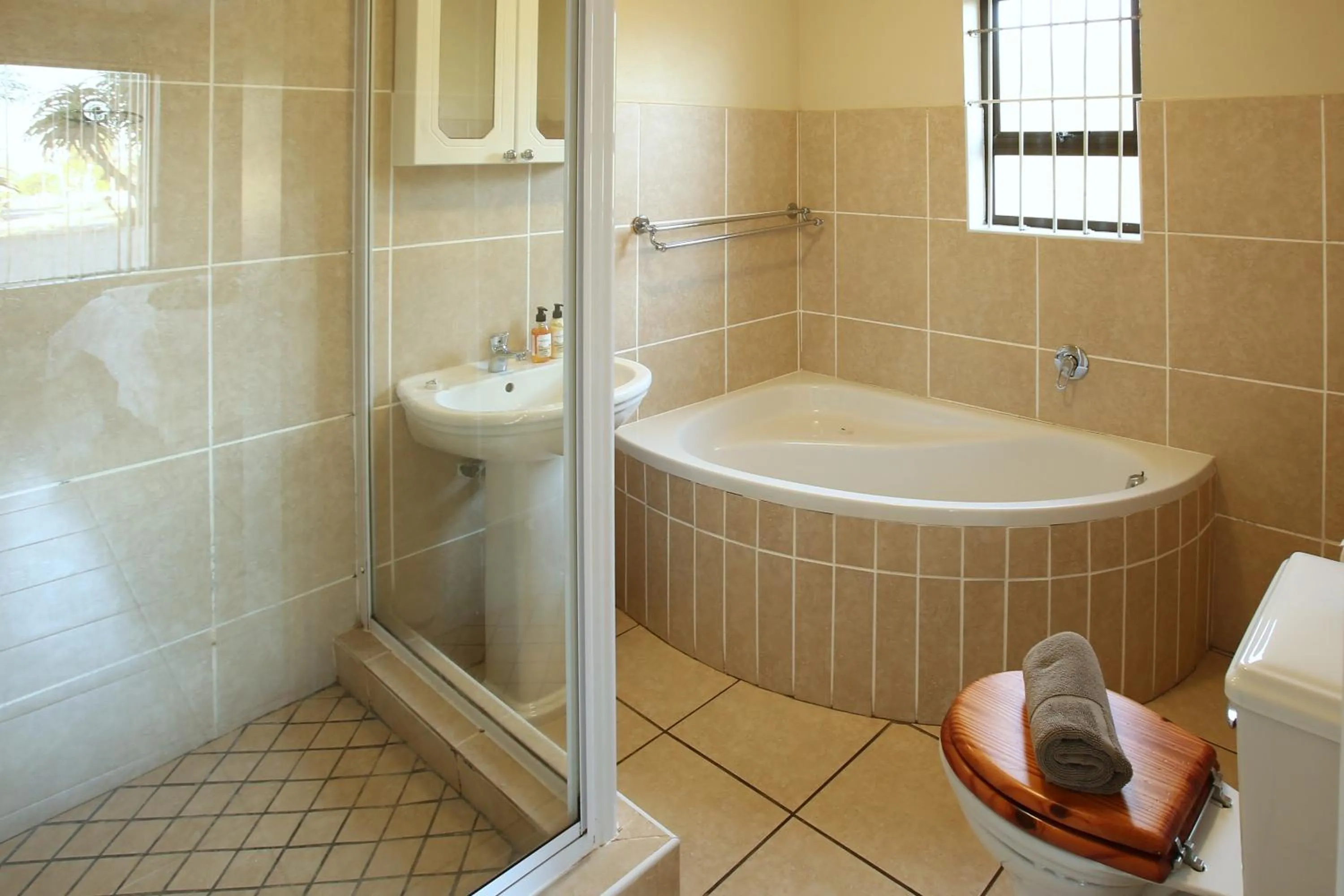 Shower in Kian's Place, Langebaan, 8-sleeper