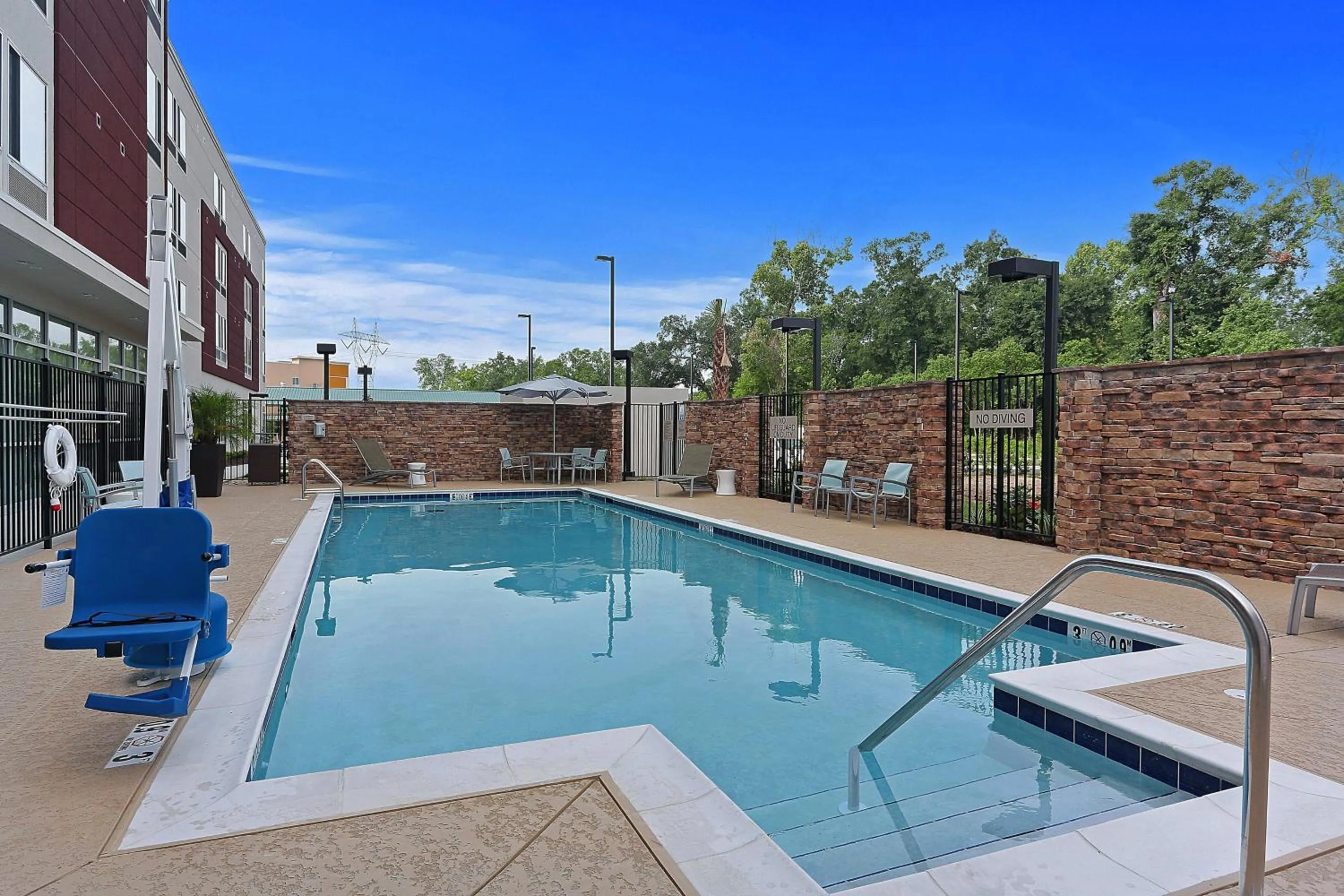 Swimming pool in SpringHill Suites by Marriott Baton Rouge Gonzales