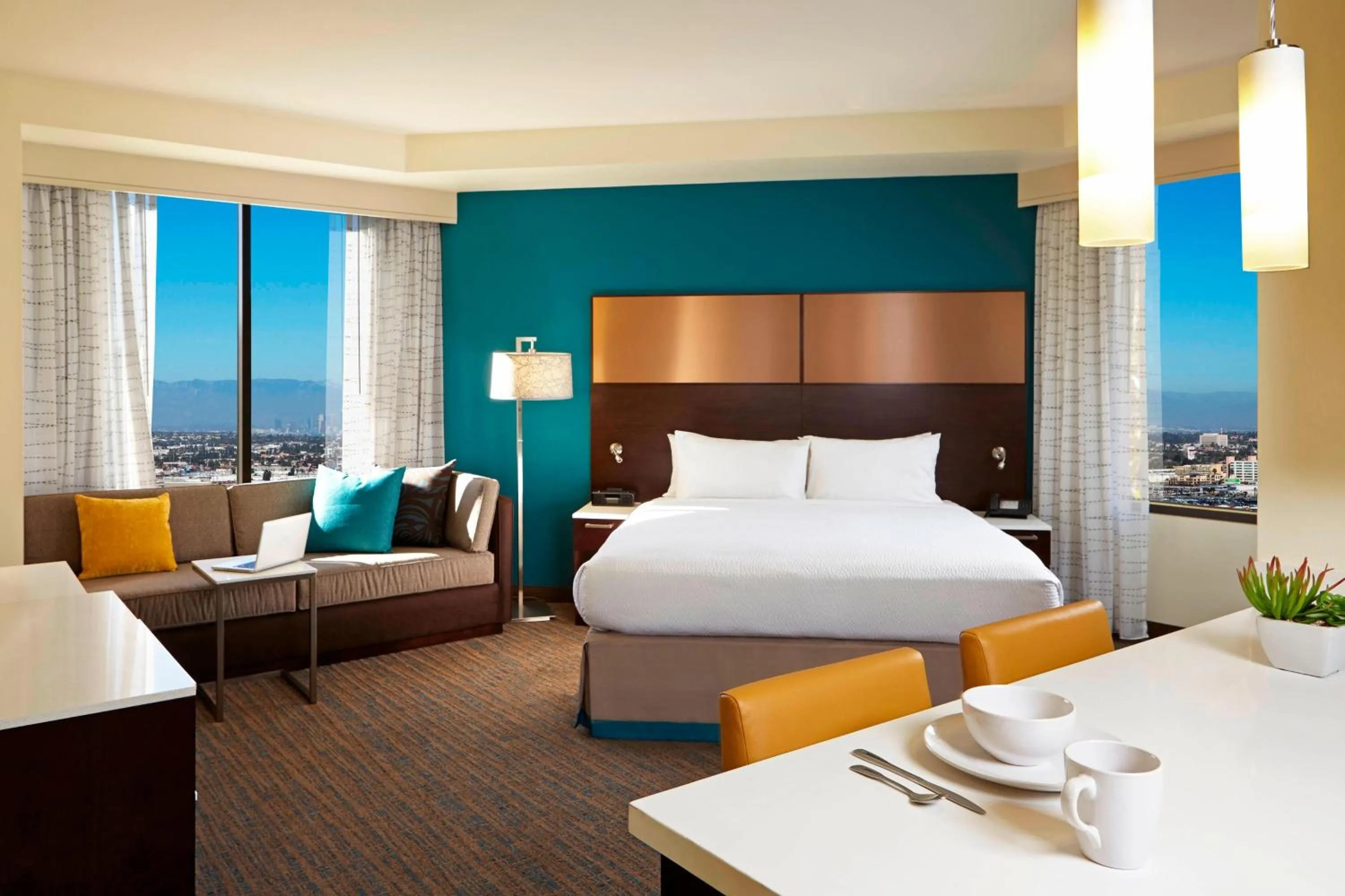 Photo of the whole room, Bed in Residence Inn by Marriott Los Angeles LAX/Century Boulevard