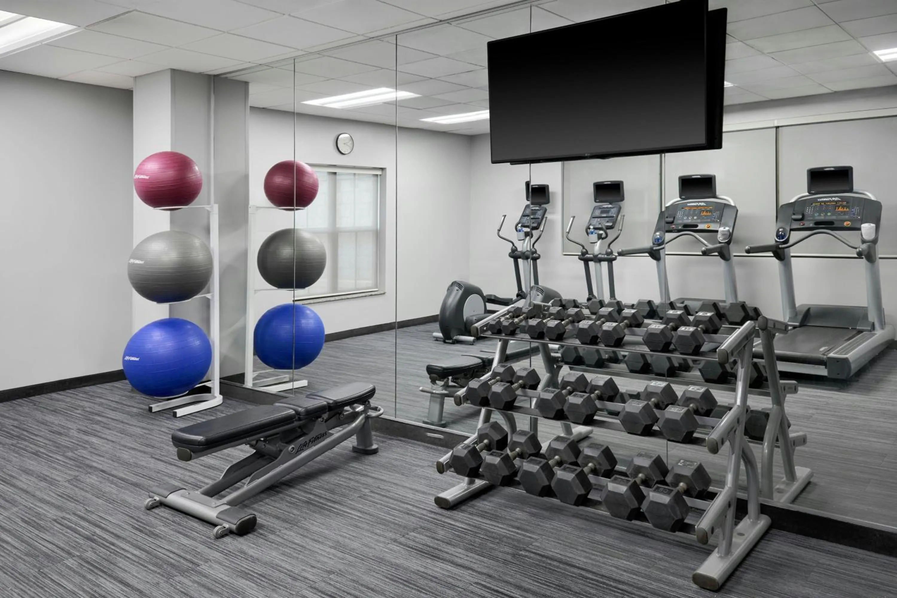 Fitness centre/facilities in TownePlace Suites by Marriott Lawrence Downtown