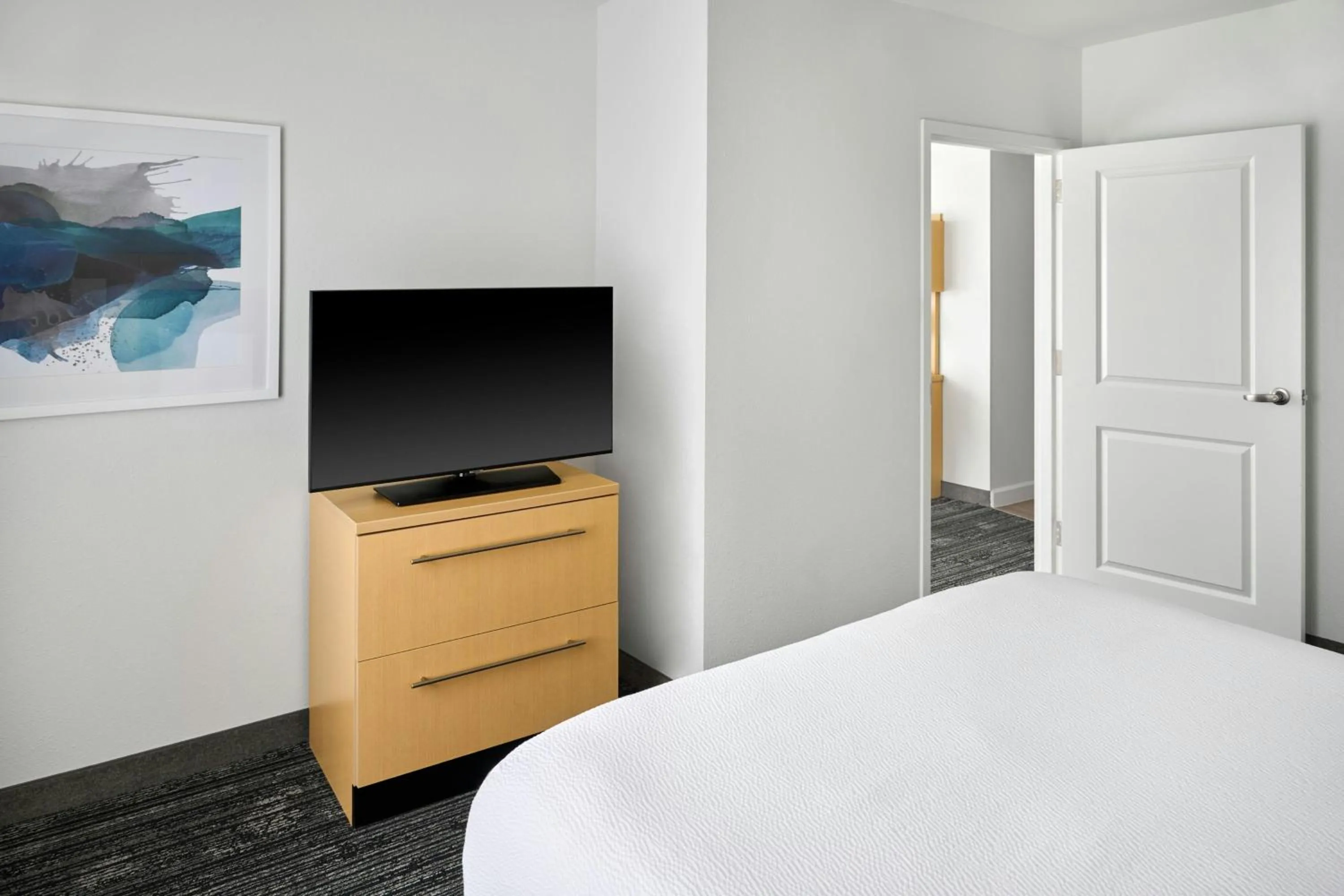 Bedroom, Bed in TownePlace Suites by Marriott Lawrence Downtown