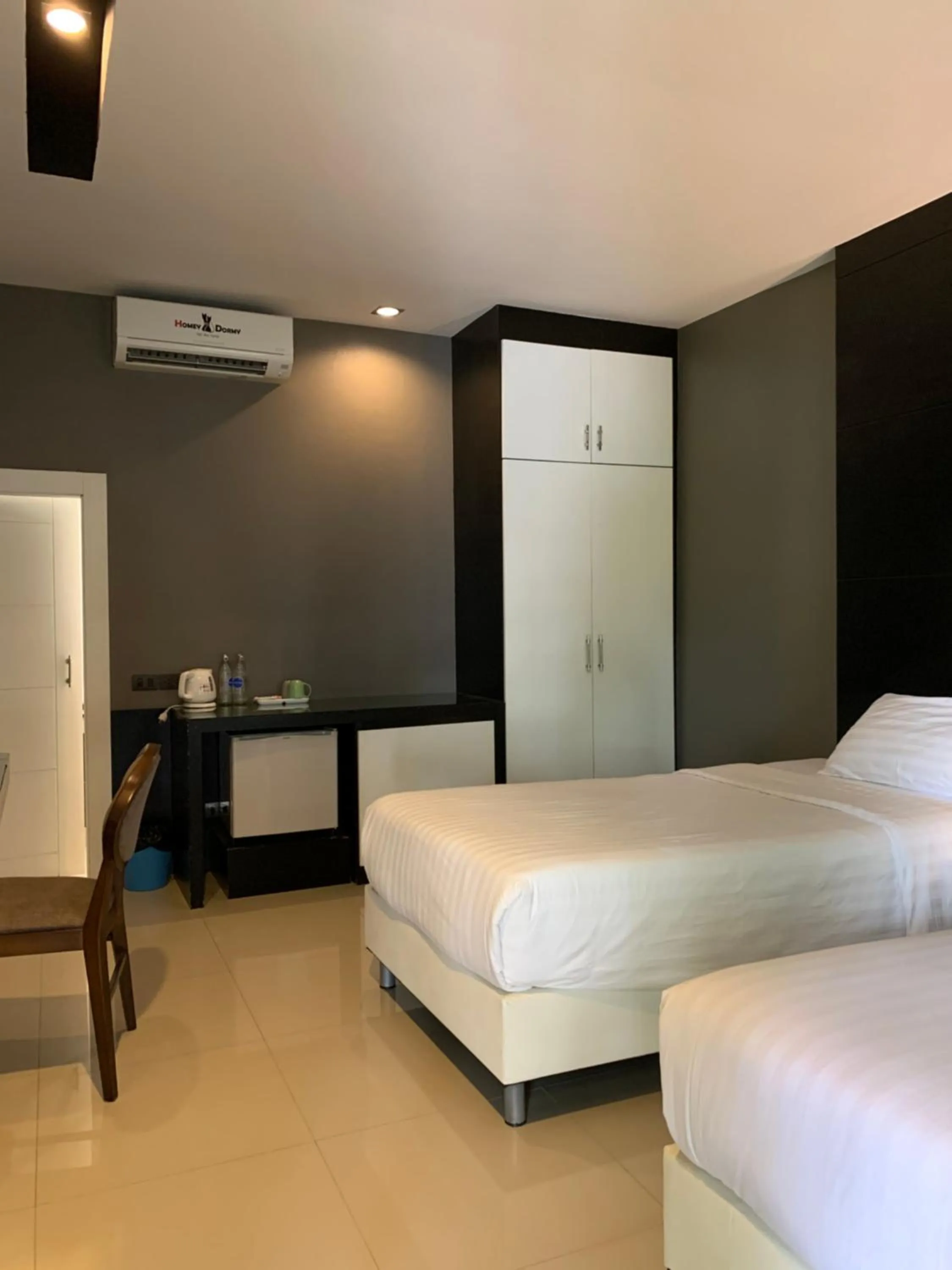 Photo of the whole room, Bed in Homey Dormy Chiangrai