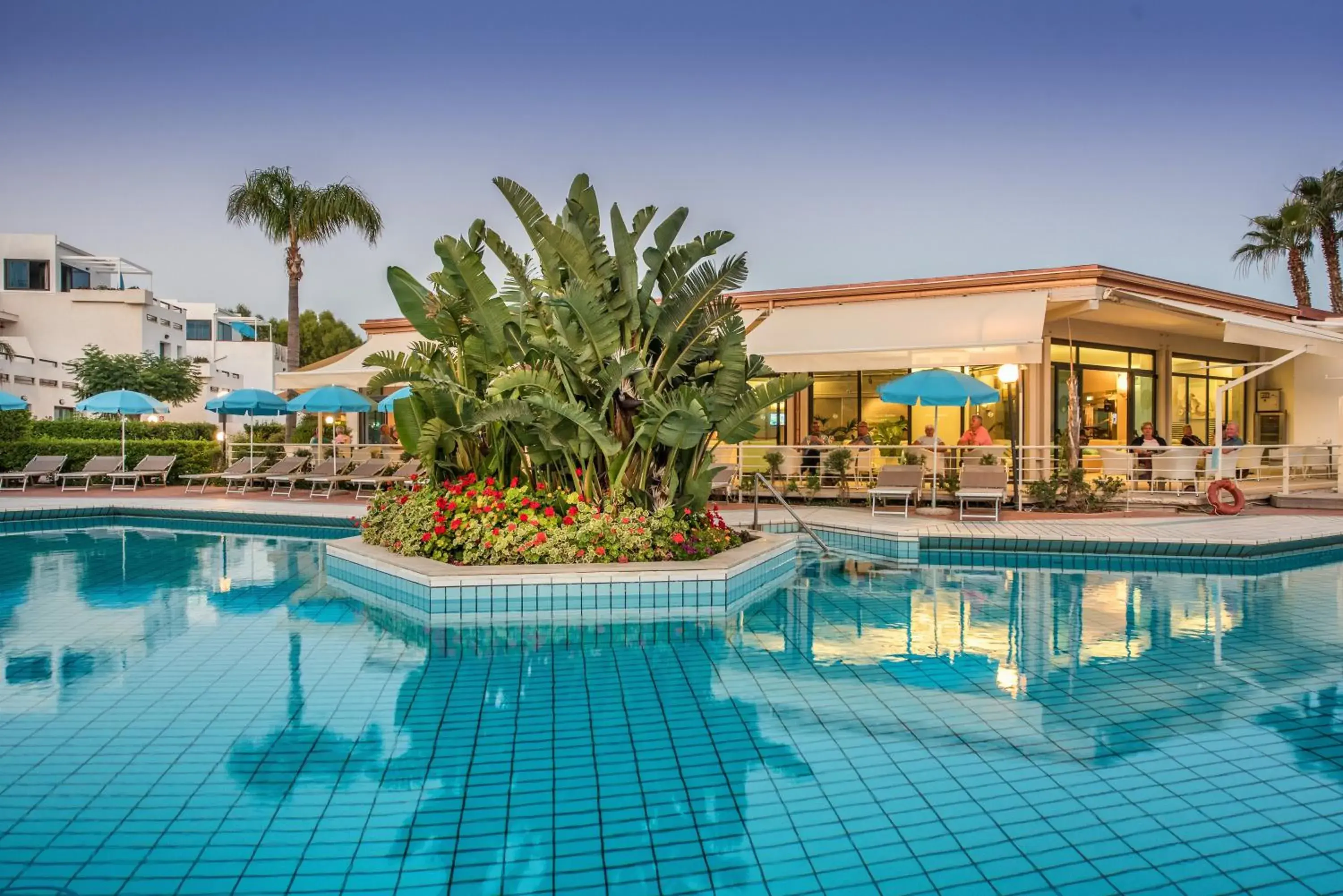 Swimming pool in Acacia Marina Swimming pool in Acacia Marina