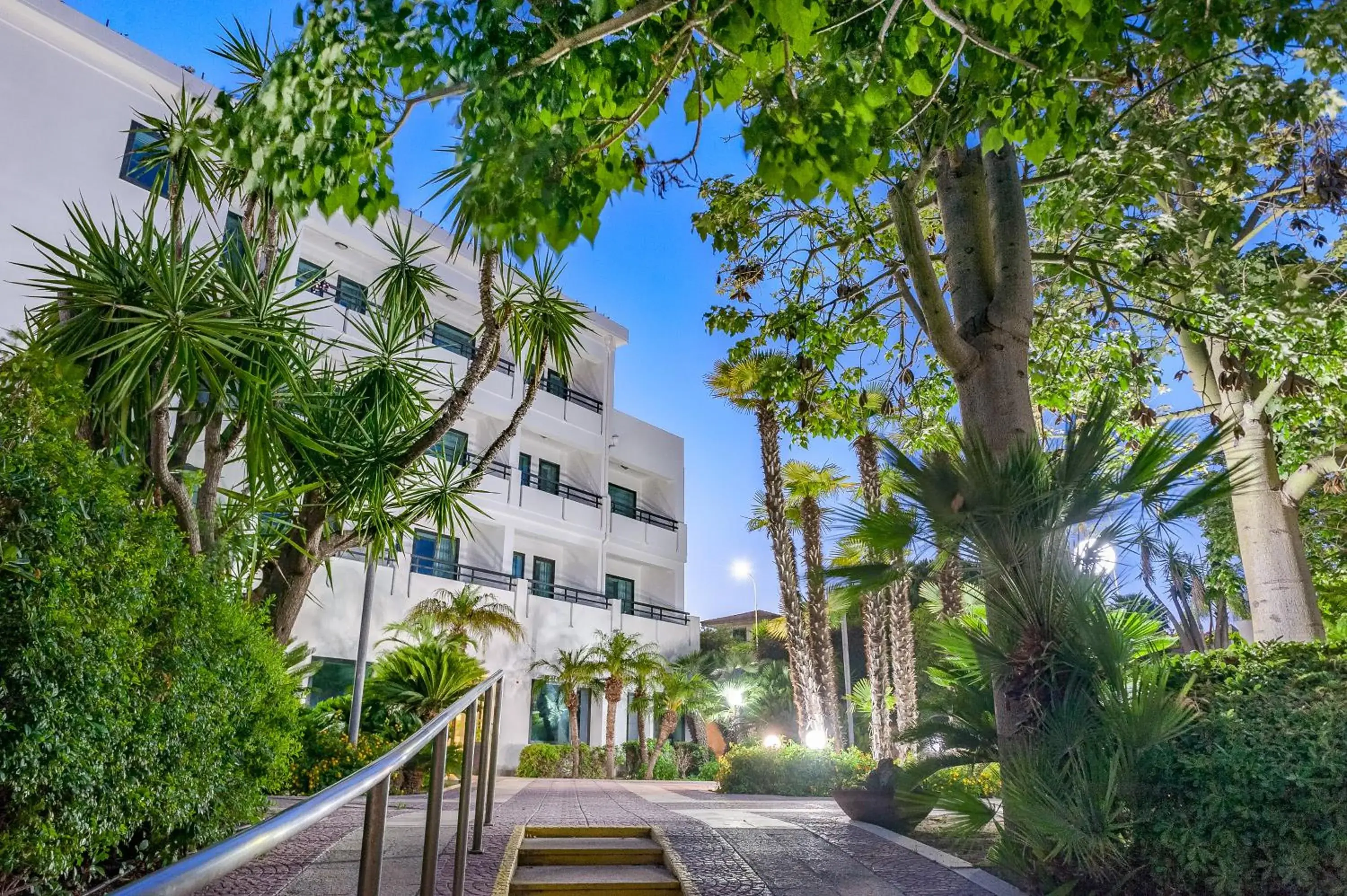 Property building in Acacia Marina Property building in Acacia Marina