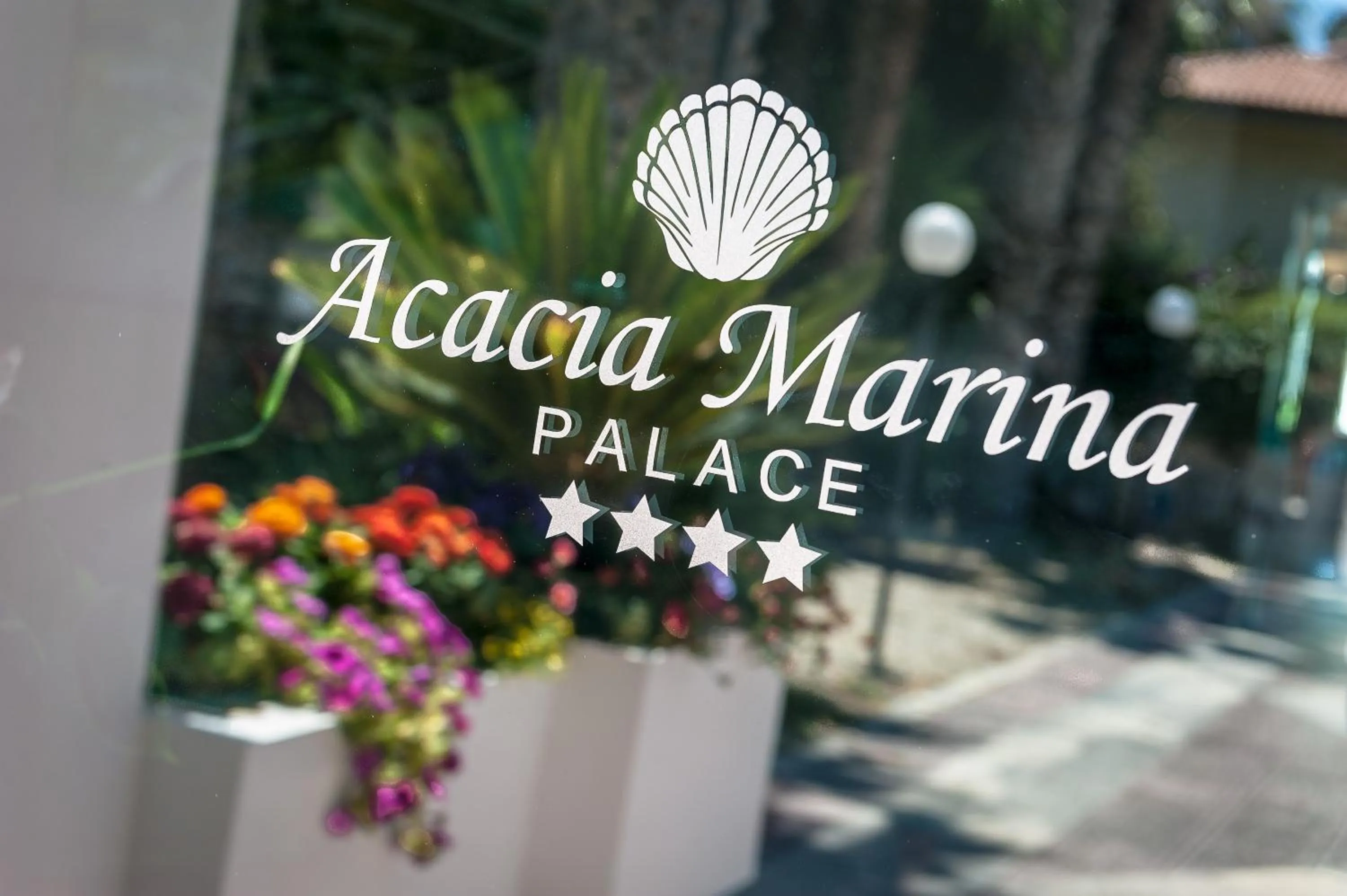 Property logo or sign in Acacia Marina