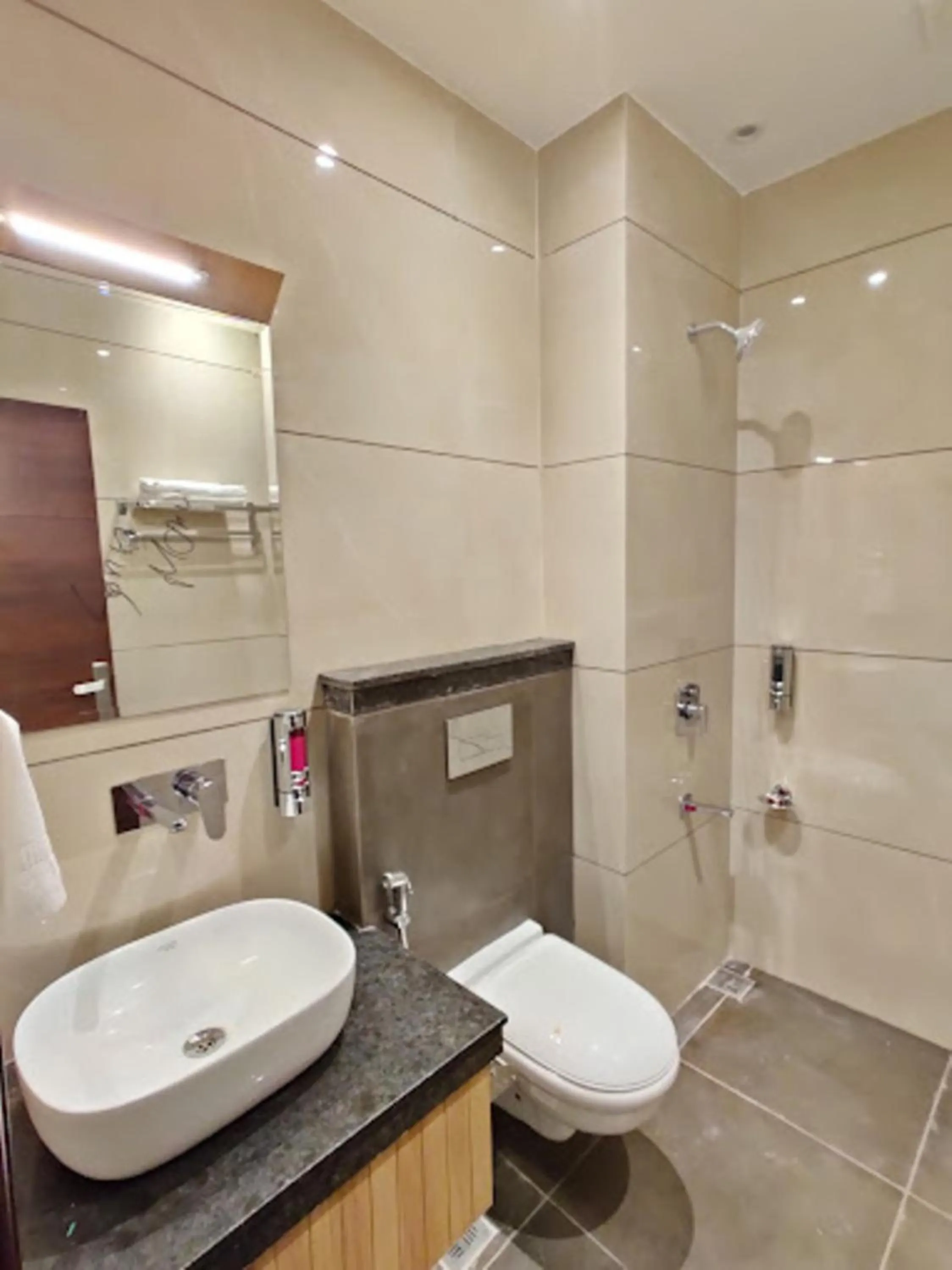 Toilet in Narison by Divud Ecom